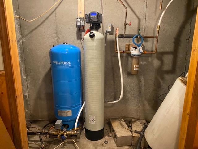 1.5 Cubic Ft. pH Water Filter System with Fleck Digital 5600SXT Control Head Acid Neutralizer with Calcite customer photo 1