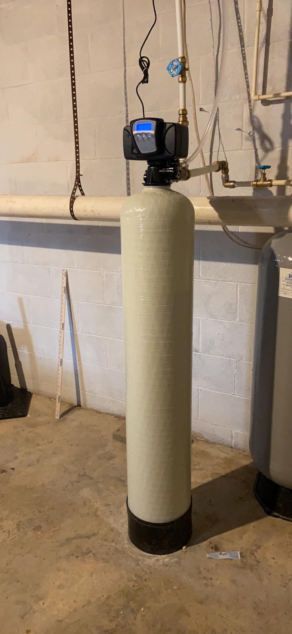 1.5 Cubic Ft. pH Water Filter System with Fleck Digital 5600SXT Control Head Acid Neutralizer with Calcite customer photo 2