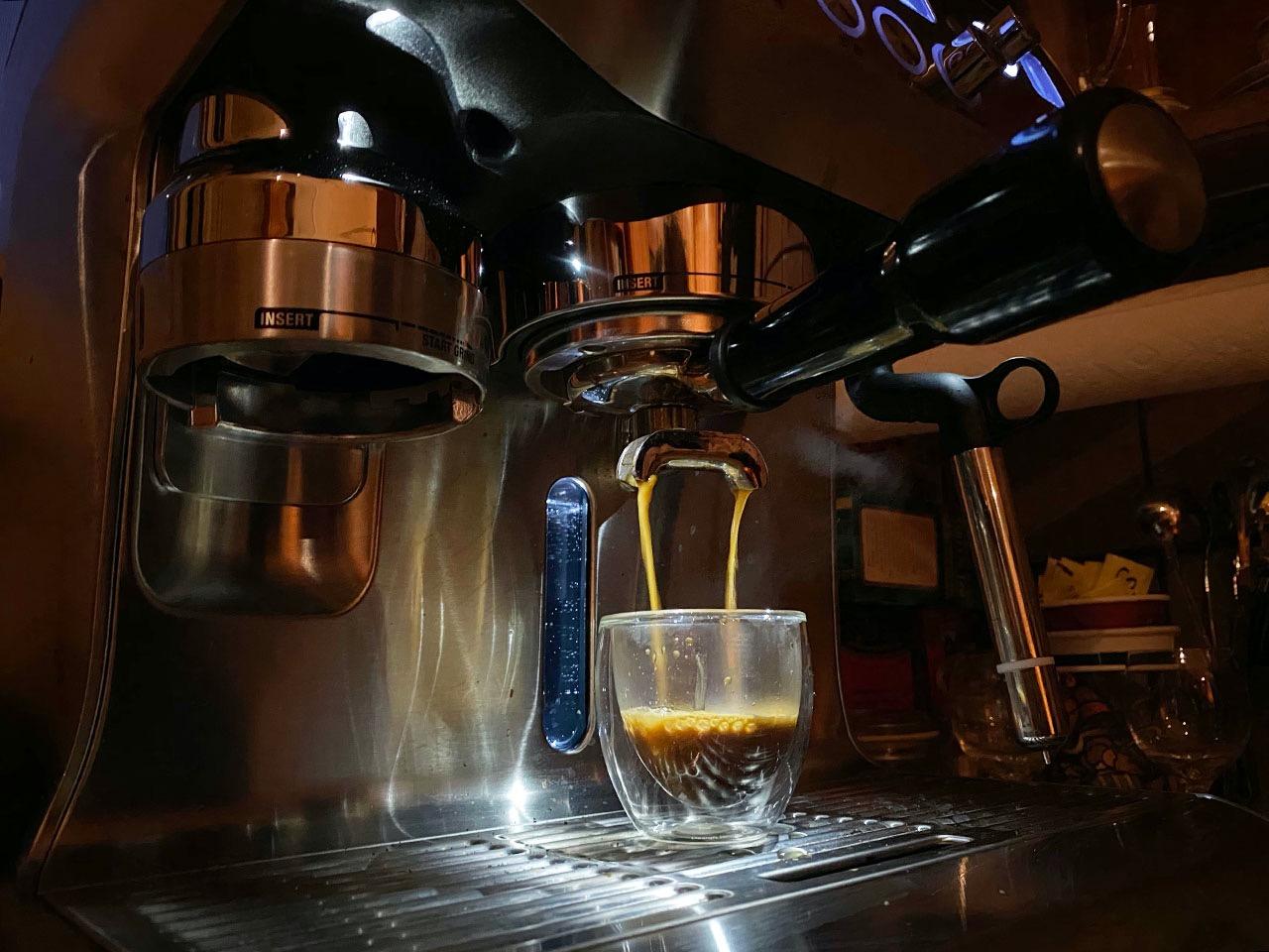 Breville Oracle Espresso Machine BES980XL, Brushed Stainless Steel customer photo 1