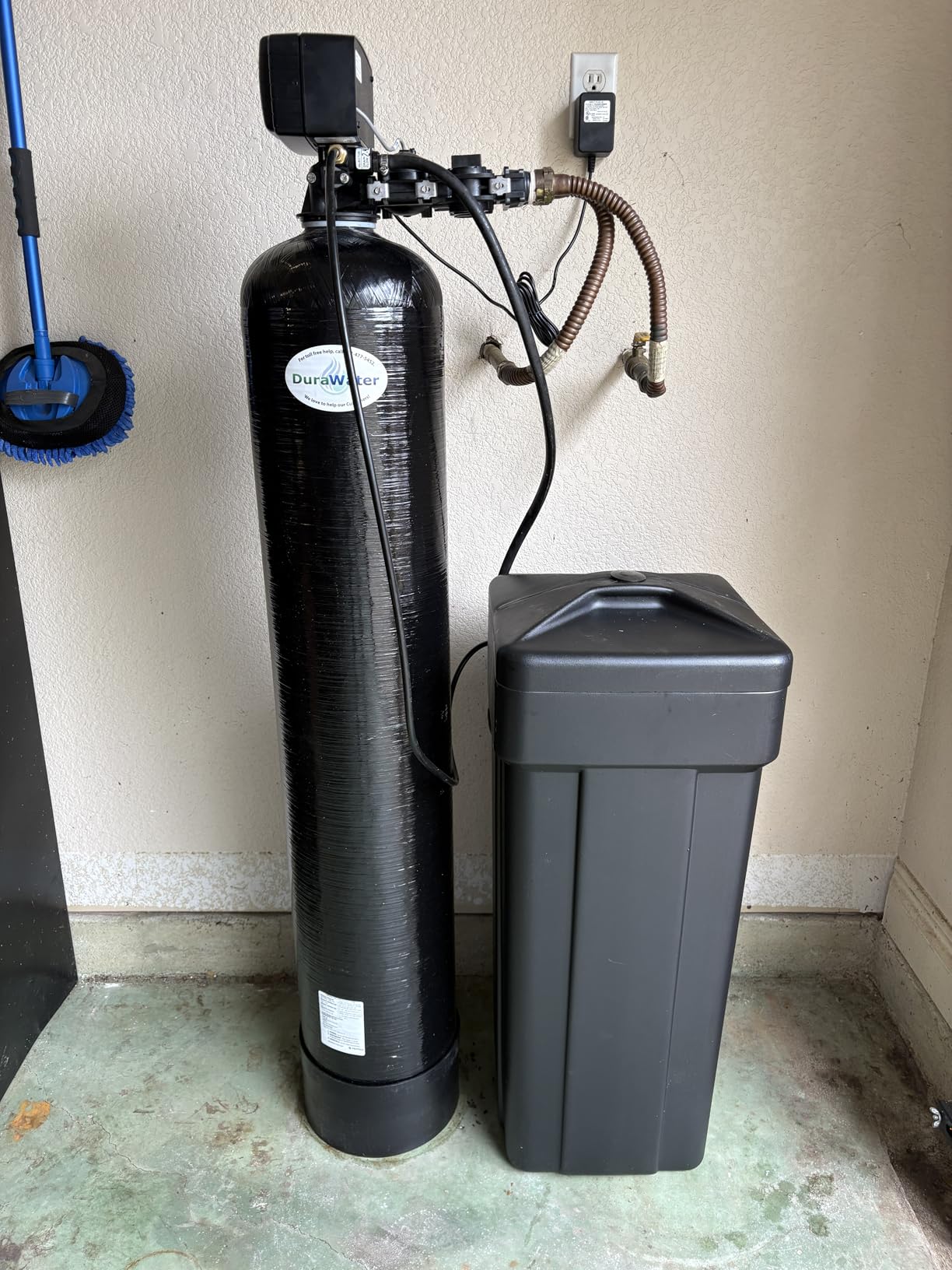 Fleck 5600 SXT Whole House Water Softener, 48,000 Grains, Black customer photo 1