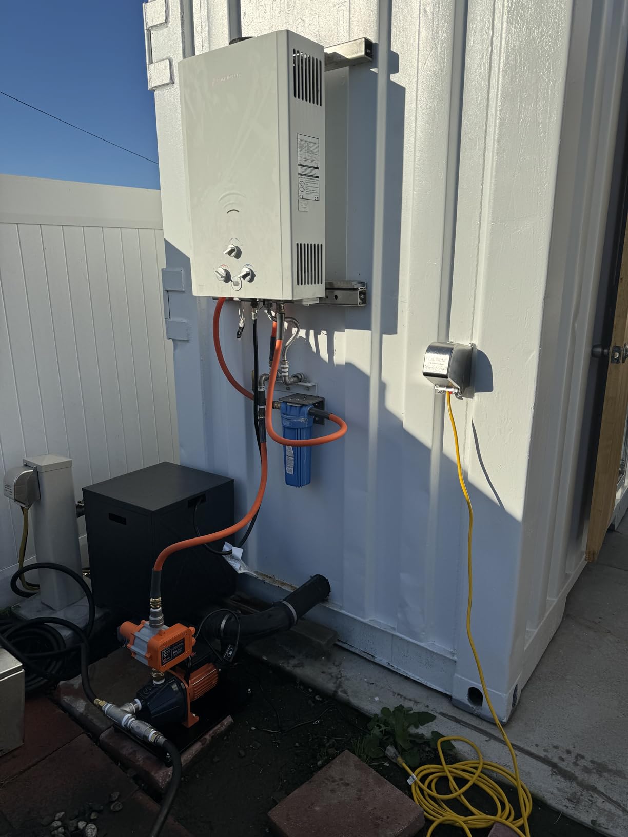 Truper 1 HP High-Performance Water Pressure Booster Pump, Automatic Inline Pressure Boosting System for Whole-House Residential Utility and Irrigation (Model 19397 / PRES-1) customer photo 1
