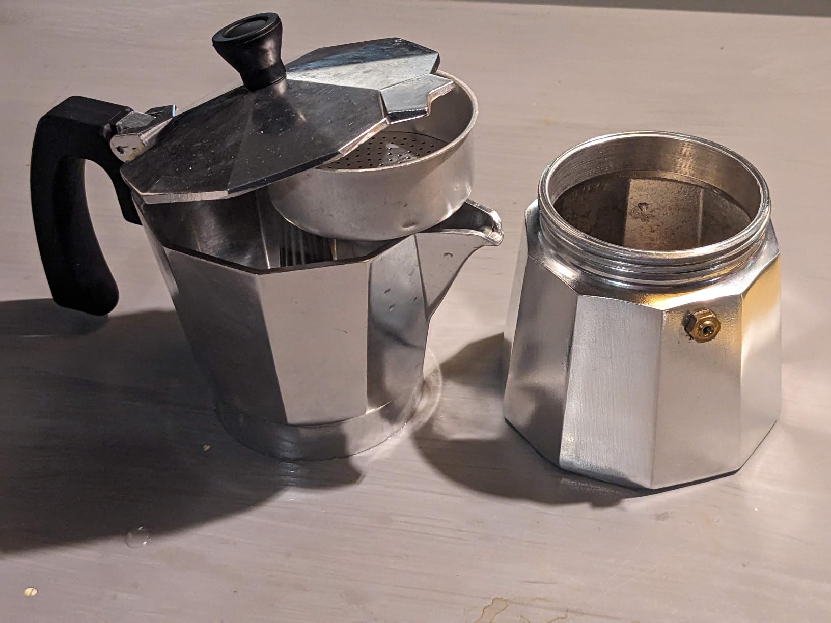 GROSCHE Milano Stovetop Espresso Maker Moka Pot 6 espresso Cup, 9.3oz Black customer photo 2