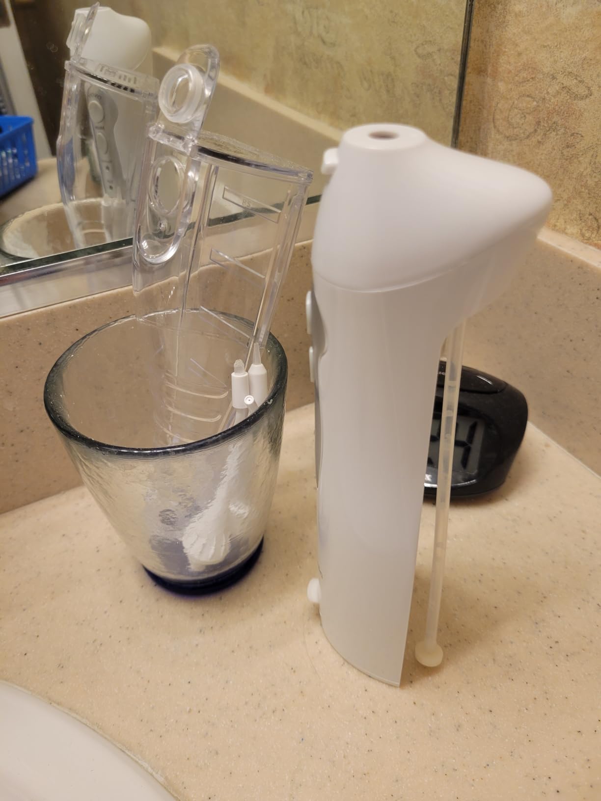AquaSonic Aqua Flosser - Cordless Rechargeable Water Flosser for Teeth - Waterproof, Portable Oral Irrigator for Dental Cleaning with 5 Jet Tips – Braces Home Travel customer photo 1