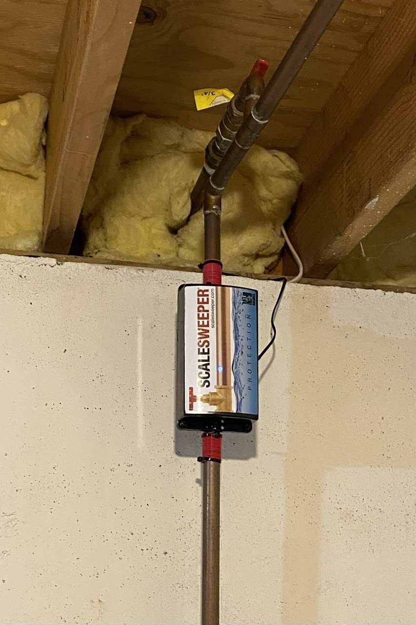 Whole House Electronic Water Descaler & Hard Water Conditioner - Salt-Free Scale Prevention, Reduces Limescale & Protects Pipes, Appliances, Water Heater customer photo 1