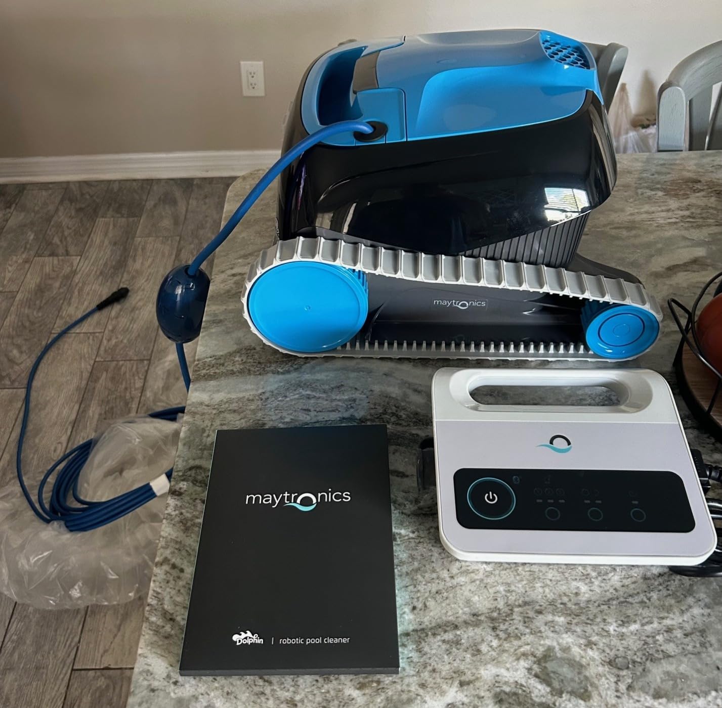 Dolphin Nautilus CC Automatic Robotic Pool Vacuum Cleaner, Wall Climbing customer photo 1