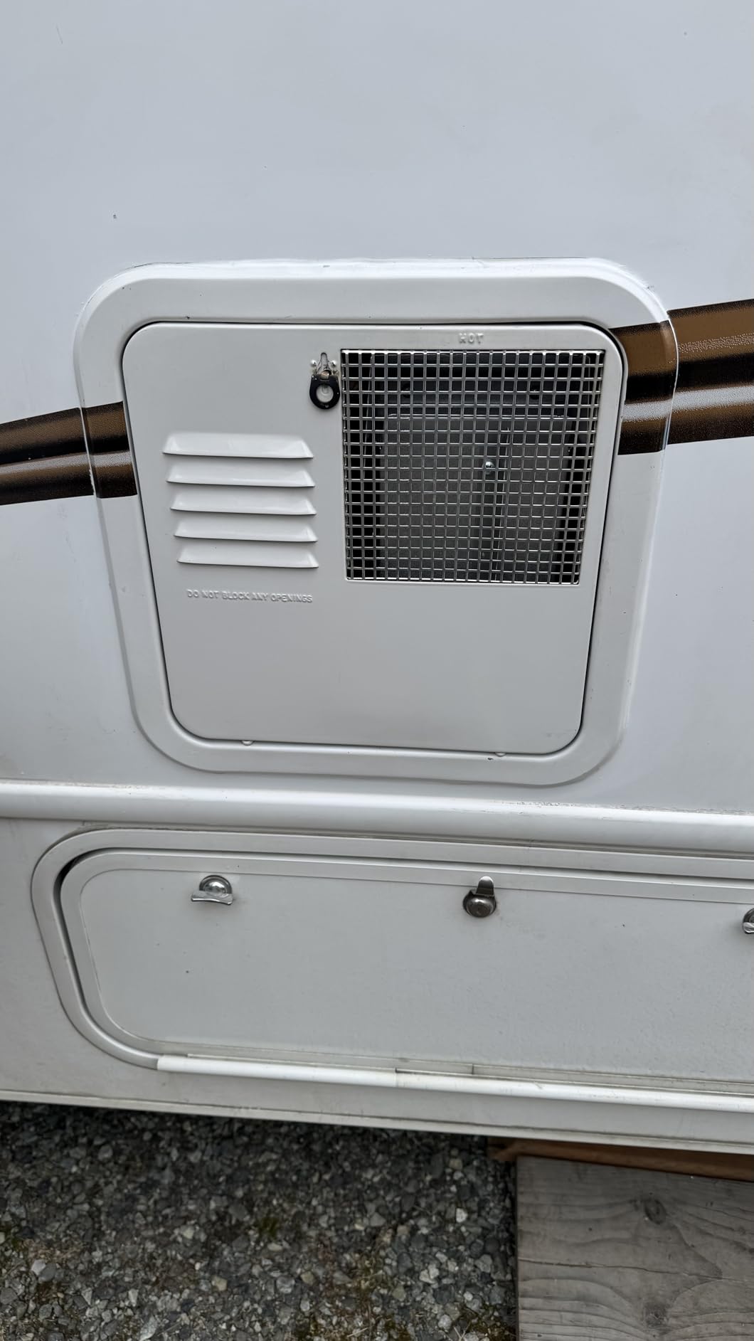 Suburban Advantage RV Tank Water Heater SW10DE - 10 gallon Porcelain Lined Steel Tank with DSI and Incoloy Electric Element (5243A) customer photo 1