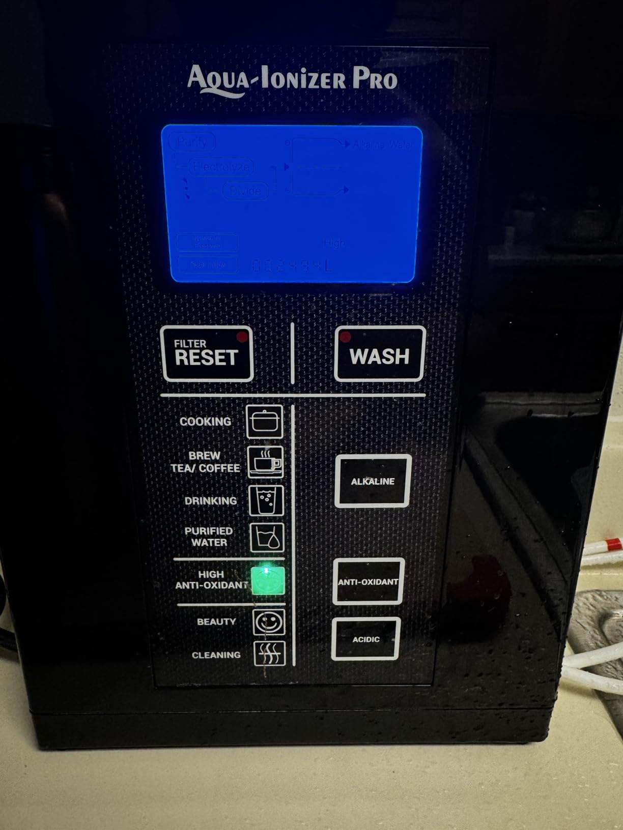 Aqua Ionizer Deluxe 9.5 Anti-Oxidant Boost Water Ionizer | Produces pH 3.0-11.5 Alkaline Water Filtration System | Up to -880mV ORP | 4000 Liters Per Filter | 7 Water Settings customer photo 2