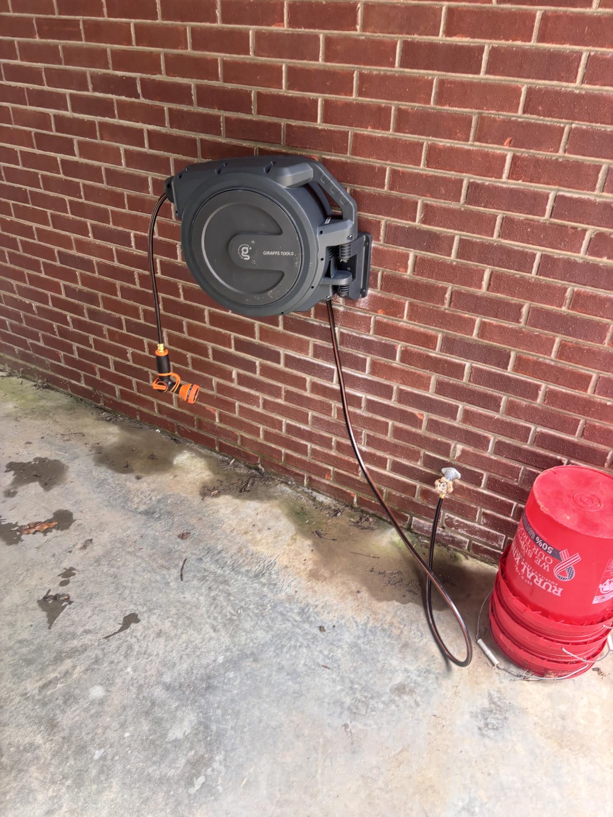 Giraffe Tools Retractable Garden Hose Reel 1/2 Inch x 130 ft, Super Heavy Duty, Any Length Lock, Slow Return System, Wall Mounted customer photo 1