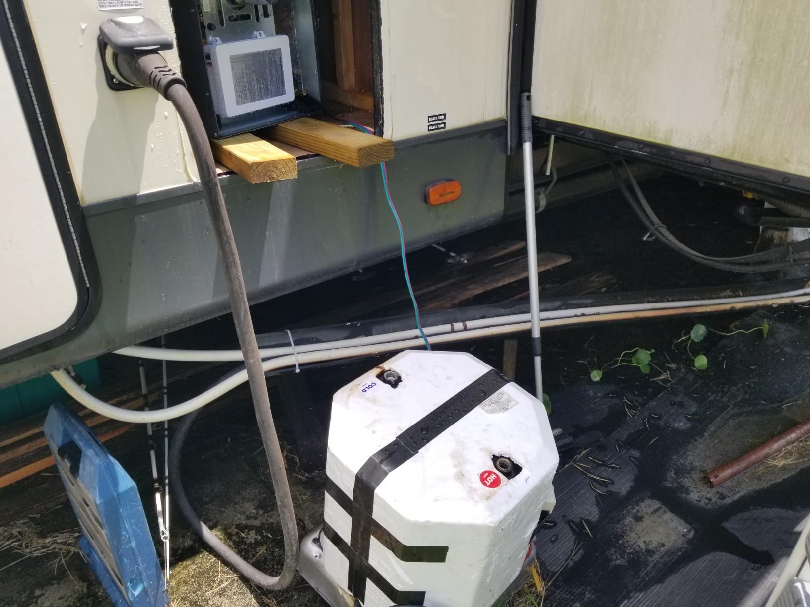 RecPro RV Tankless Gas Water Heater | 42,000 BTU | Black customer photo 1