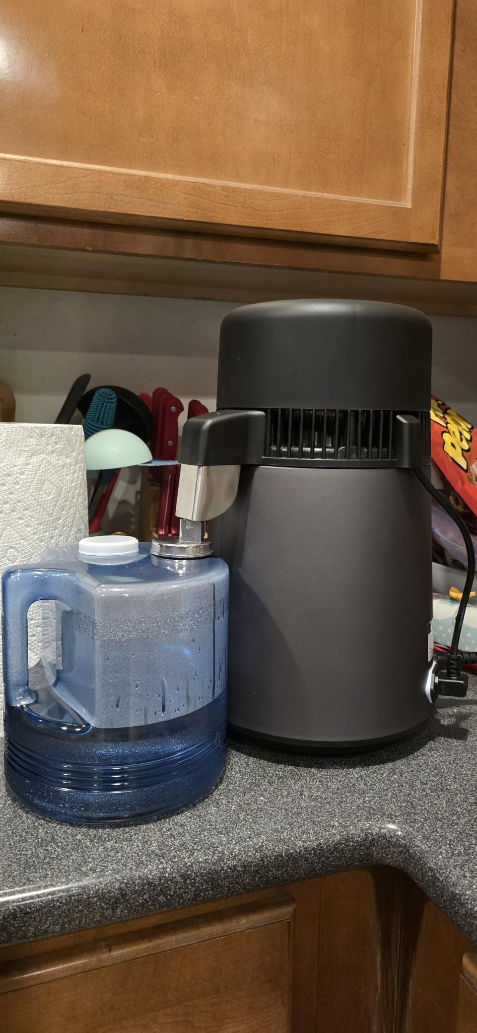 ROVSUN【Upgraded】 1.6 Gallon/6L Water Distiller with Flame-Retardant Material, BPA-Free Container & Stainless Steel Interior, Home Distilled Water Machine Maker Countertop Distilling Water Purifier customer photo 1