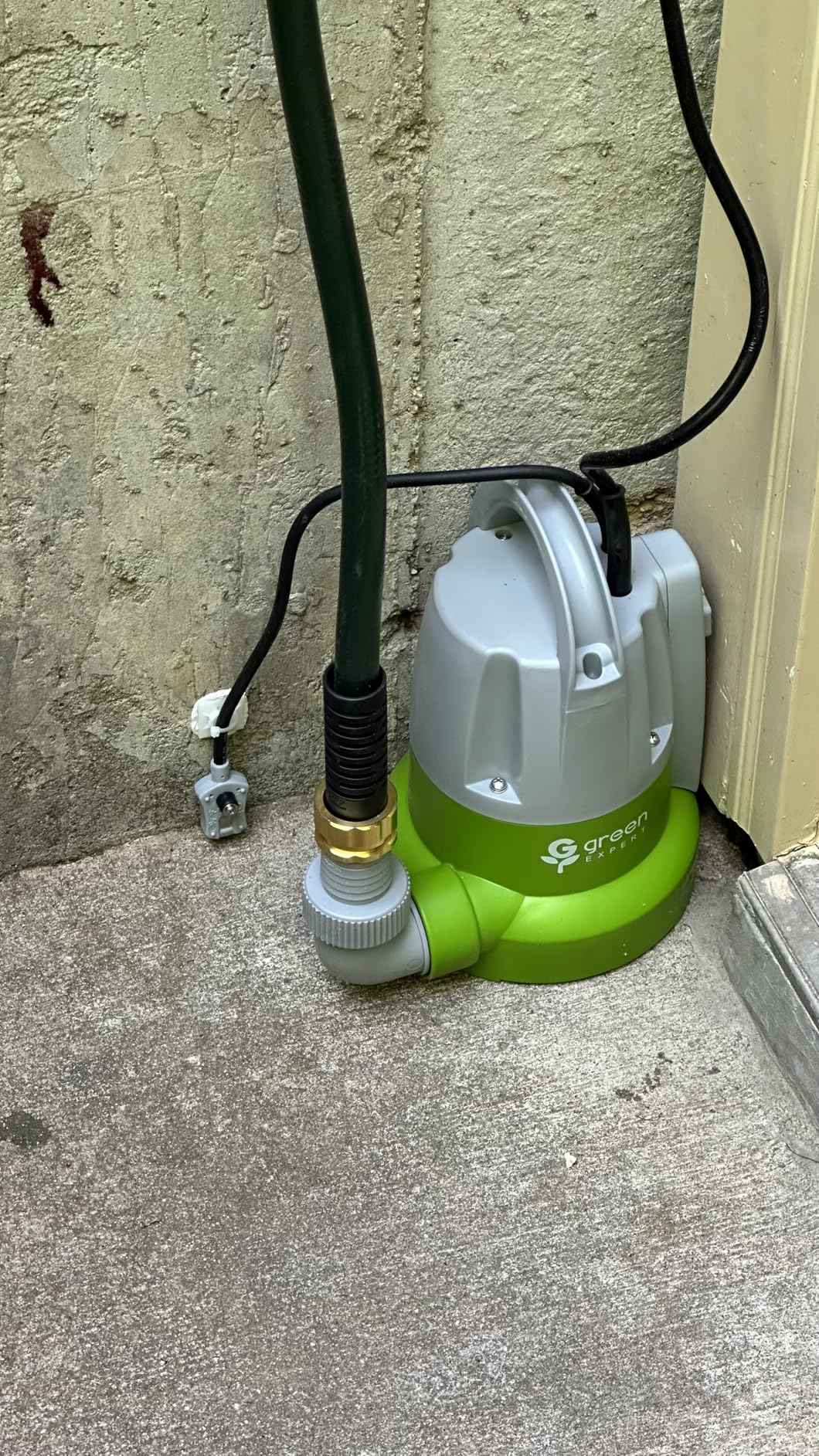 Green Expert 1/3HP Submersible Sump Pump with Water Sensor Switch, Low Water Last-Inch Drain Pump, 2000GPH Automatic/Manual Water Removal for Flooded Basement, Garage, Hot Tub Easy to Use Backup Pump customer photo 2