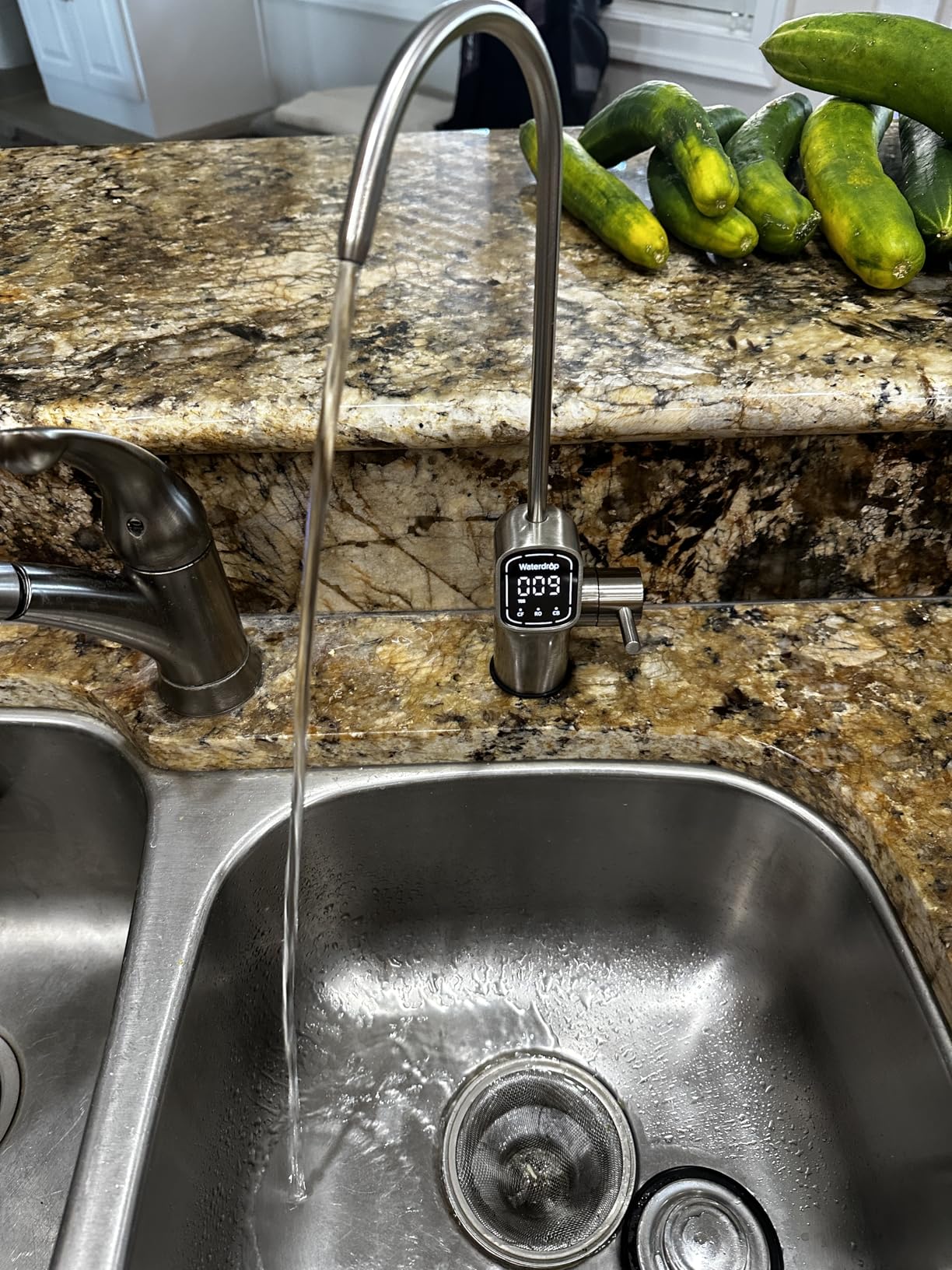 Waterdrop G3P800 Reverse Osmosis System, 800 GPD Fast Flow, NSF/ANSI 42 & 53 & 58 & 372 Certified, 3:1 Pure to Drain, Tankless Under Sink RO Water Filter System, LED Purifier, Smart Faucet customer photo 2