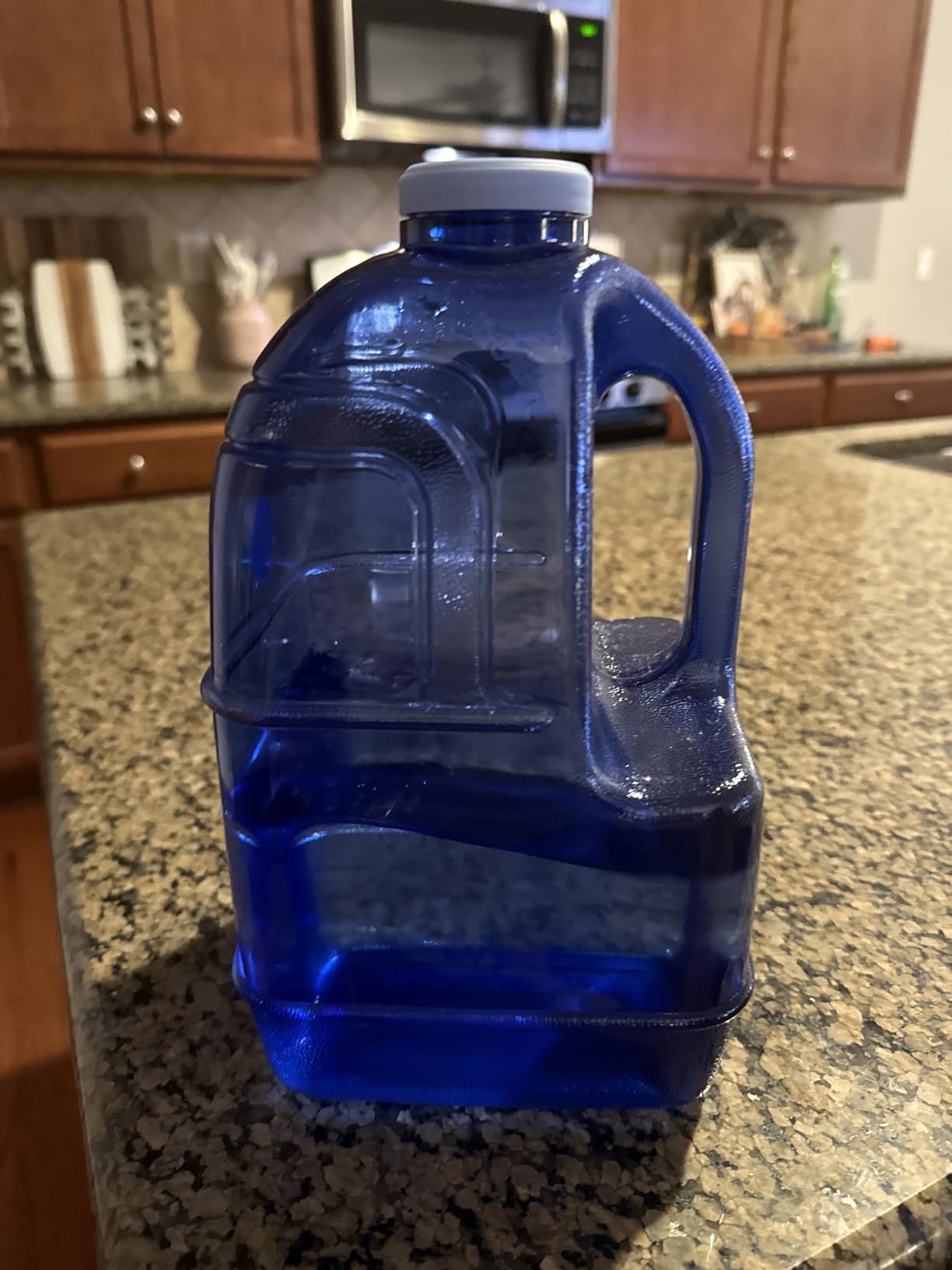 New Wave Enviro 1 Gallon Square BPA Free Bottle with Screw Top Cap and Integrated Handle, Space Saving Design, Ideal for Gym and Outdoor Life customer photo 1