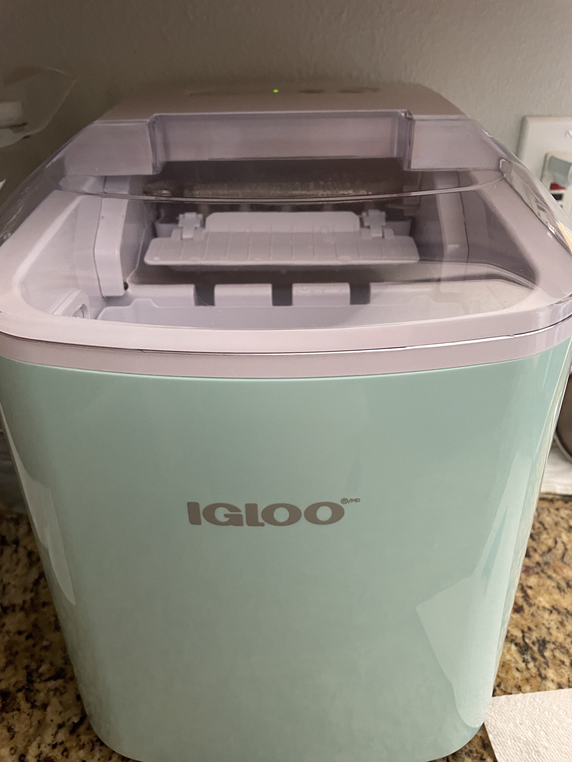 Igloo Handled Portable Ice Maker with Scoop - LED Control Panel & 1 Quart Water Tank - Produces 26 Lbs. of Ice in 24 Hours with 9 Large or Small Cubes In 7 Minutes customer photo 2