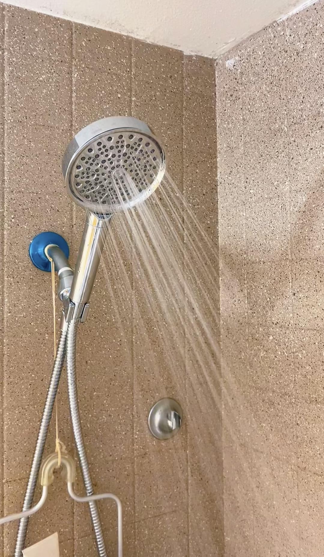 Cobbe Filtered Shower Head with Handheld, Water Softener for Hard Water | High Pressure 6 Spray Mode Shower Head with Filters - Remove Chlorine and Harmful Substances - Reduces Dry Itchy Skin, Chrome customer photo 1