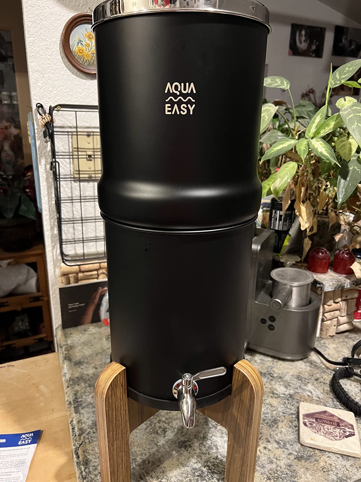 AquaEasy NSF/ANSI 372 Certified Stainless Steel Gravity Water Filter System (2.25 Gallon) 2X Activated Carbon Filter, Stainless Steel Tap and Wooden Stand | Countertop Water Filtration System (Black) customer photo 2
