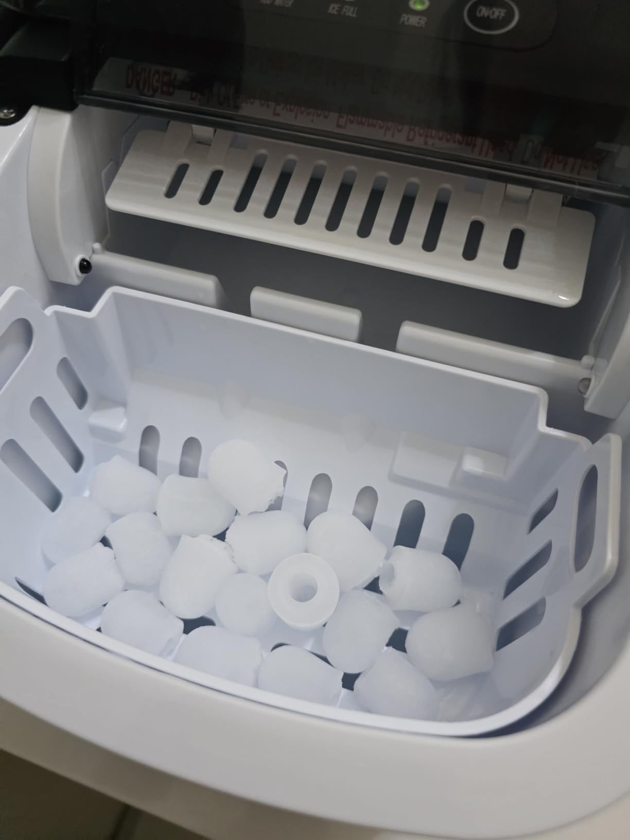EUHOMY Countertop Ice Maker Machine with Handle, 26lbs in 24Hrs, 9 Ice Cubes Ready in 6 Mins, Auto-Cleaning Portable Ice Maker with Basket and Scoop, for Home/Kitchen/Camping/RV customer photo 1