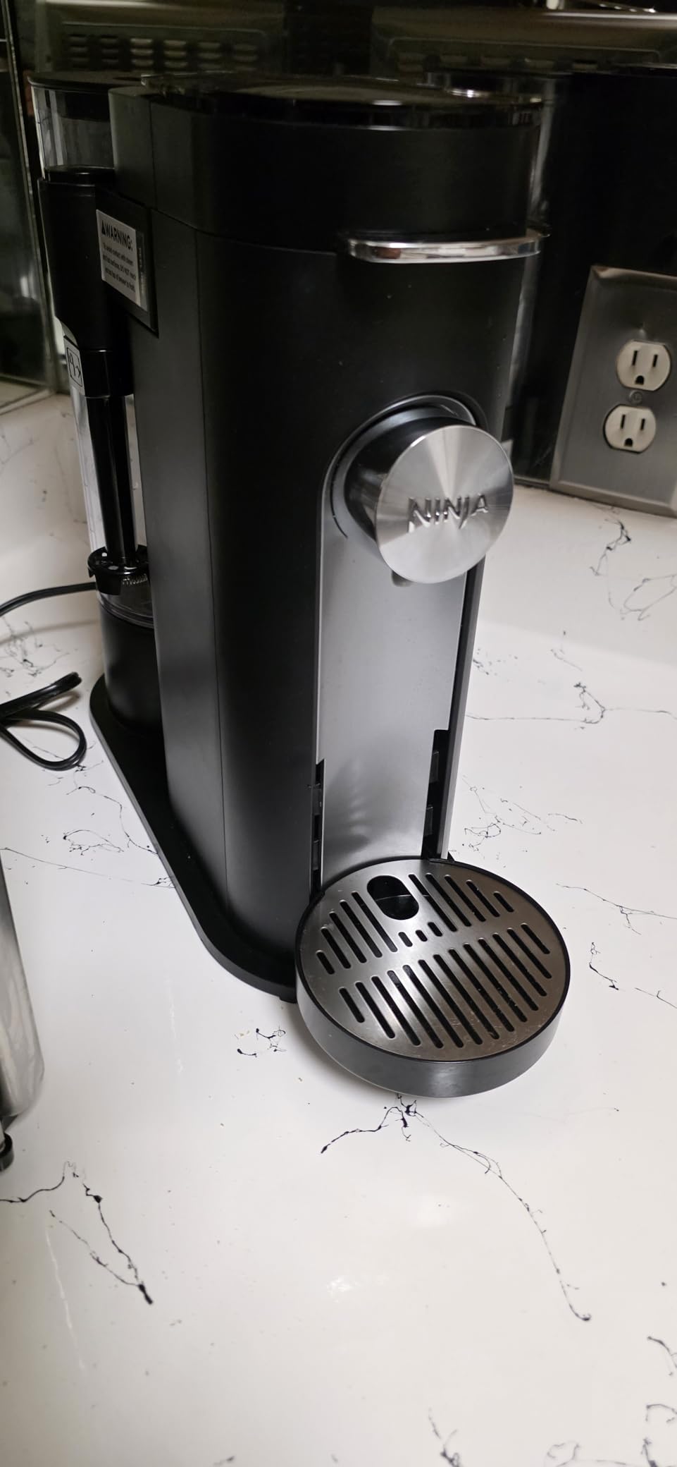Ninja Single Serve Coffee Maker - Combo Machine, K-Cup Pods and Grounds, 4 Styles of Brewing, up to 24 Oz Cup Sizes, 56 Oz Removable Reservoir, Black, PB051 customer photo 1