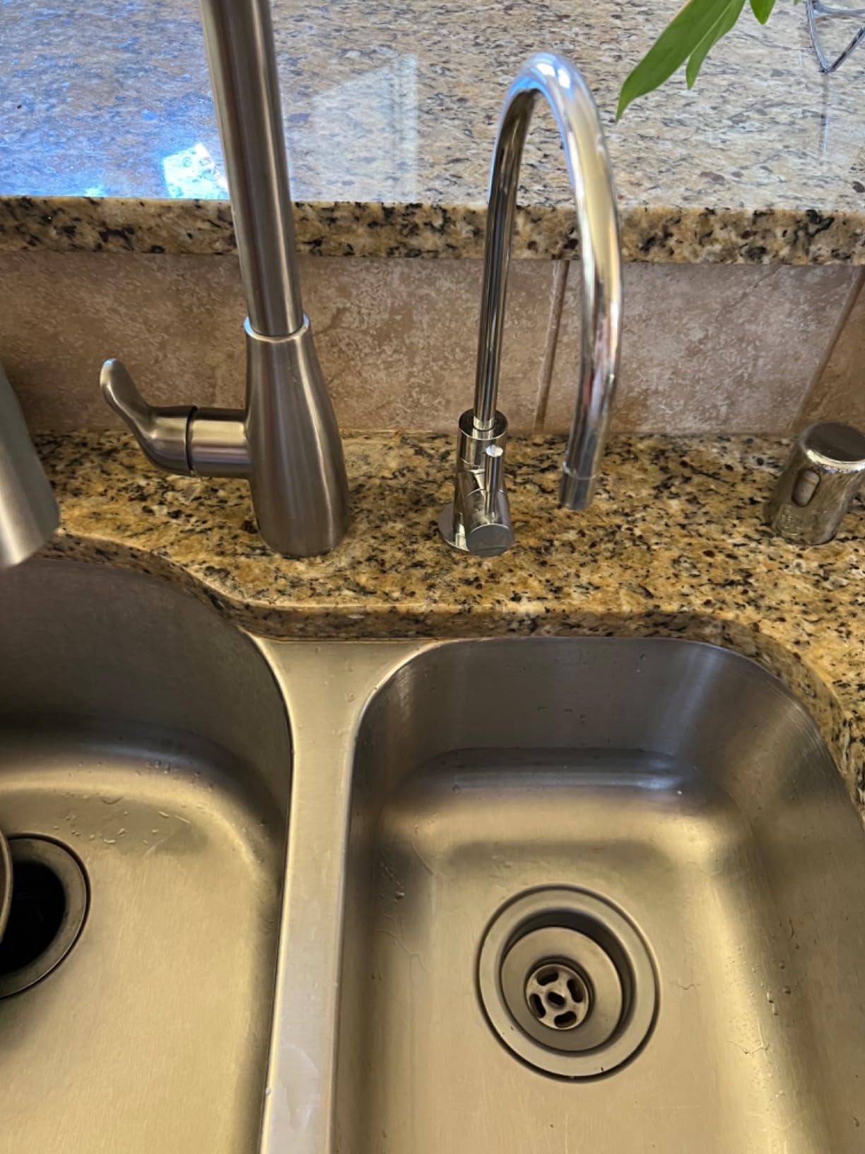 GE Dual Stage Under Sink Water Filtration System with Faucet, Reduces Lead, Chlorine & More, Easy Install, Twist & Lock Design, Replace Filters (FQK2J) Every 6 Months, GXK255TBN customer photo 2