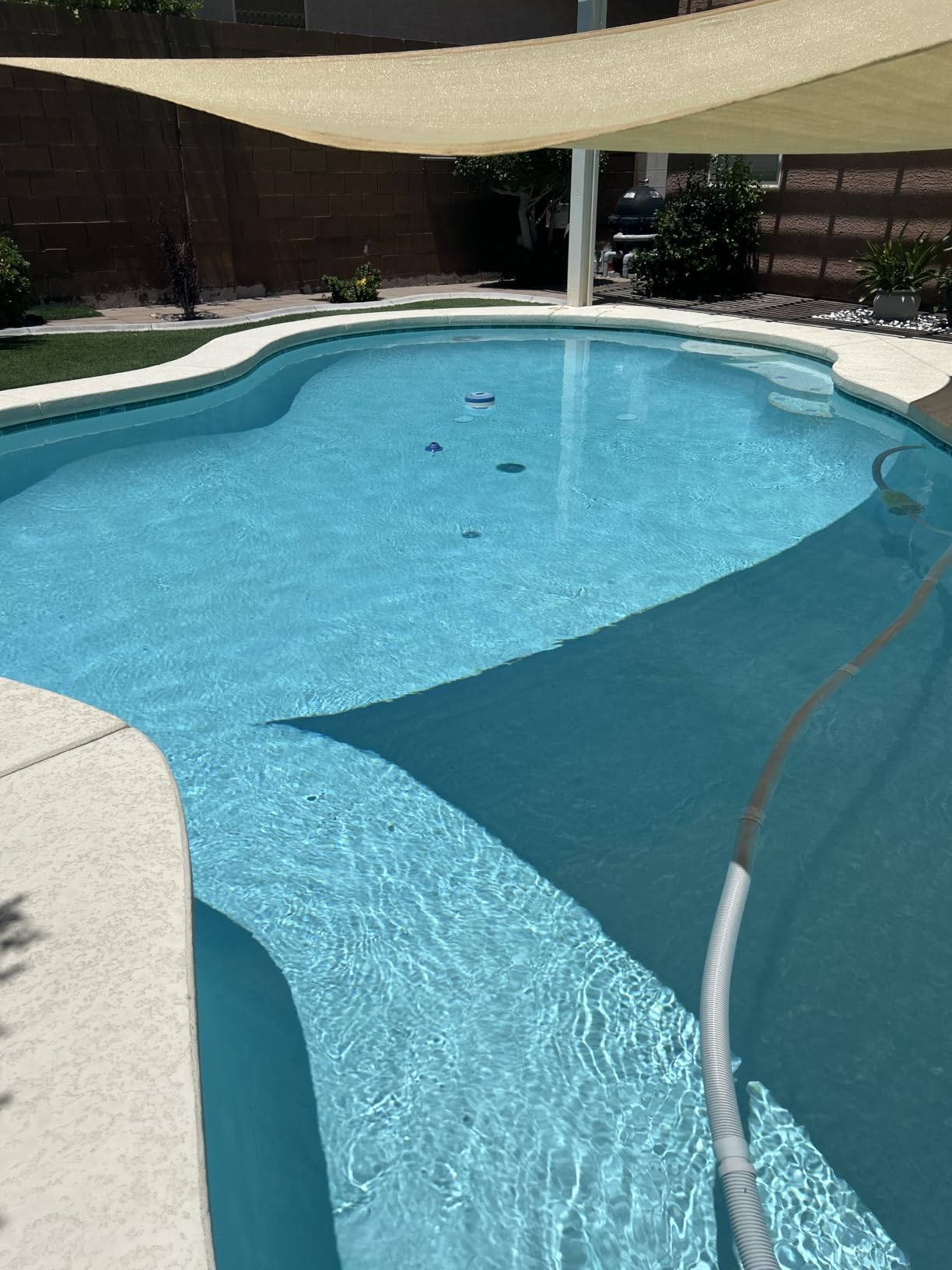 VINGLI 12Mil Solar Pool Cover, Rectangle Solar Blanket-Heavy Duty Solar Pool Cover for Above Ground Pool-Pool Solar Cover for Inground Pool (Blue, 12'x24' Rectangular) customer photo 2
