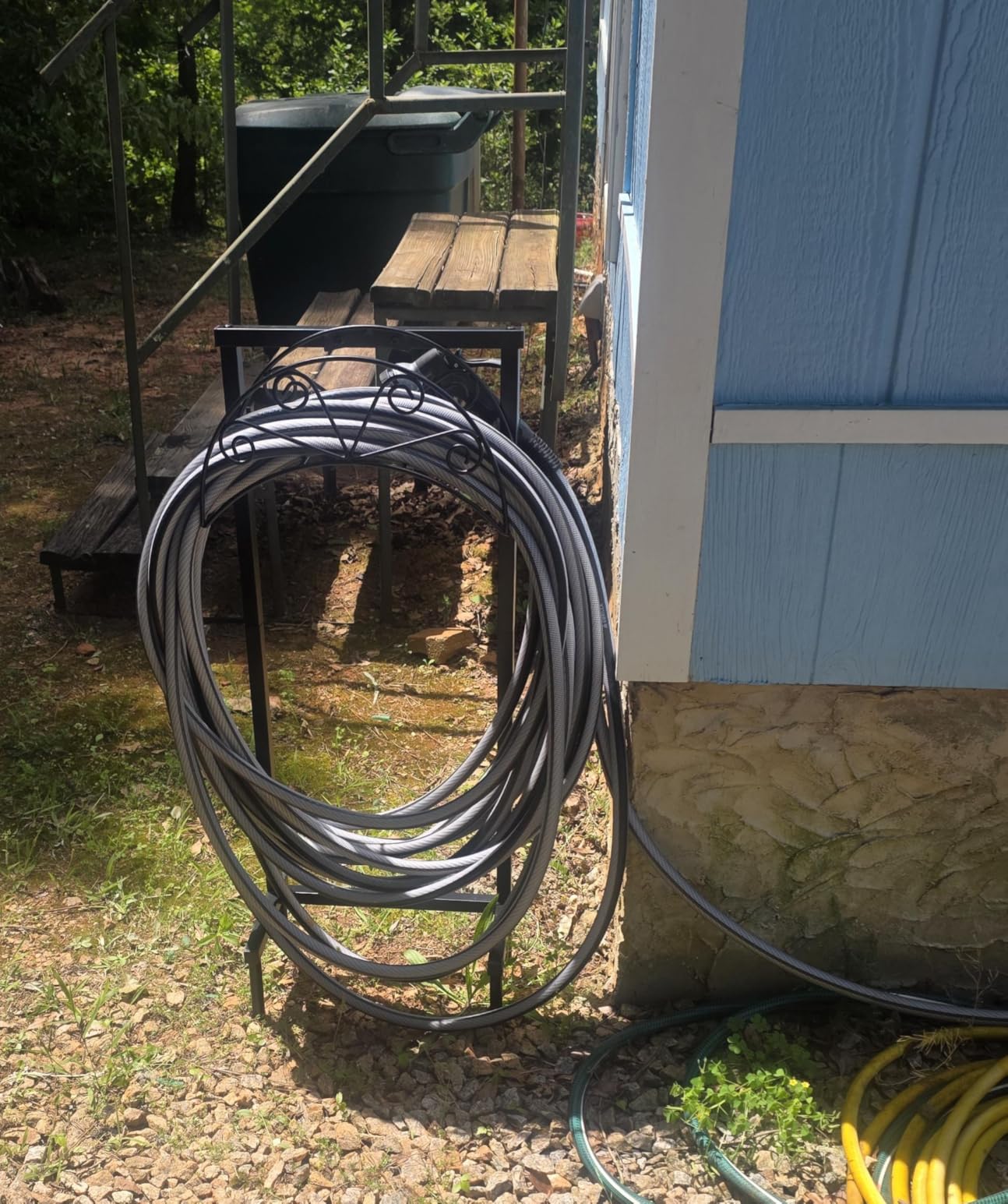 TomCare Garden Hose Holder Heavy Duty Water Hose Holder Holds 160 FT Hoses 4 Spikes Hose Reel Freestanding Hose Hanger Sturdy Hose Storage Stand for Outside Yard Lawn customer photo 1