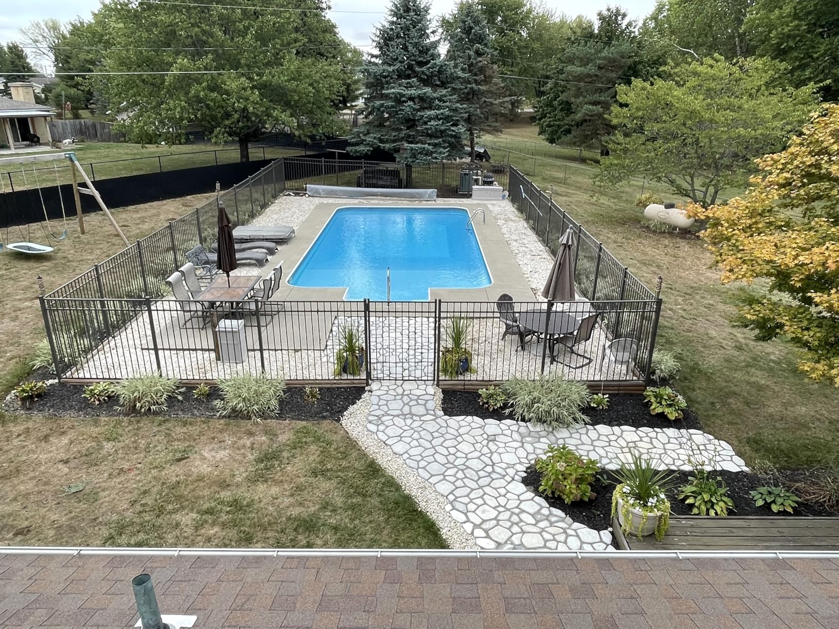 VEVOR Inground Pool Safety Cover 18' x 36' Rectangle with 4x8ft Center End Step, Safety Pool Covers Green Mesh, 15-Year Warranty, Triple Stitched customer photo 2
