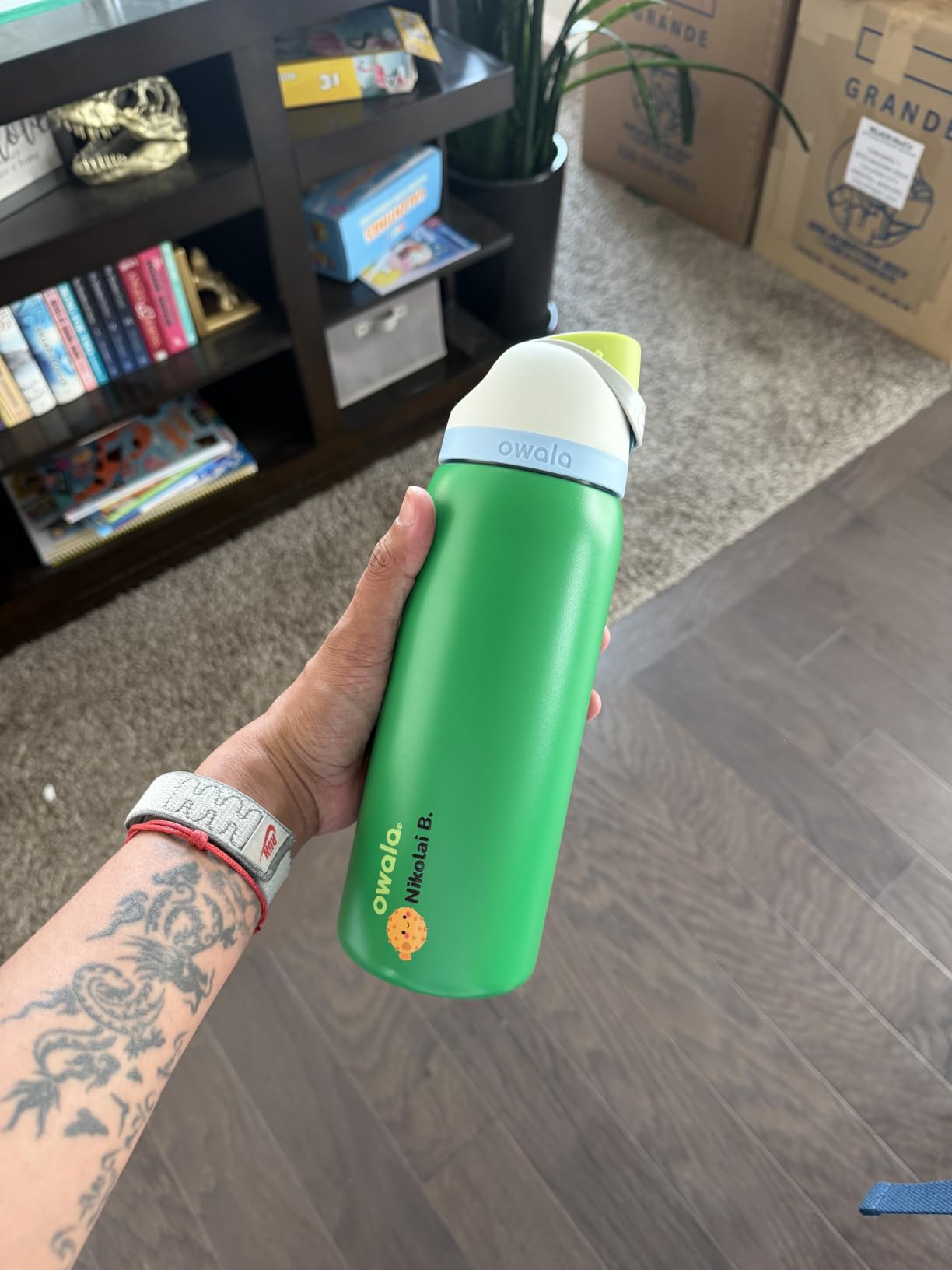 Owala FreeSip Insulated Stainless Steel Water Bottle with Straw, BPA-Free Sports Water Bottle, Great for Travel, 24 Oz, Off Road customer photo 2
