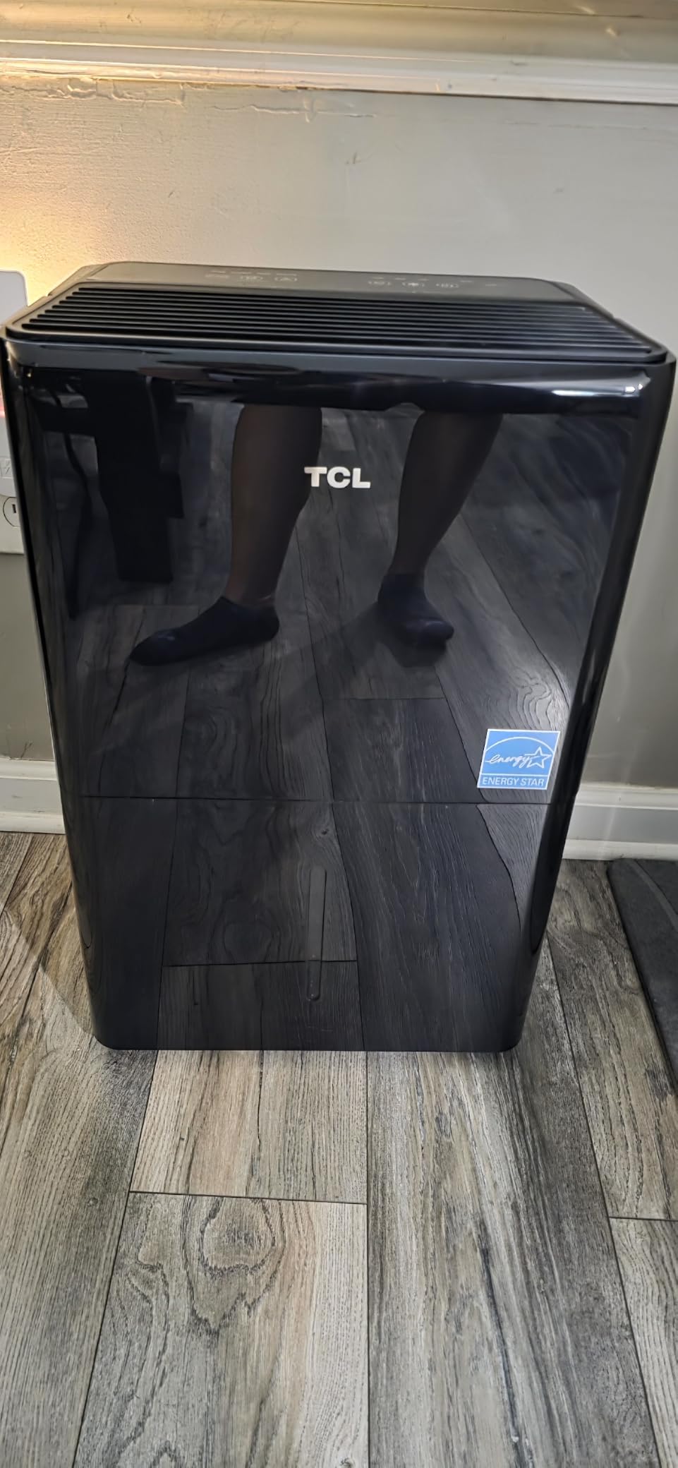 TCL 50-Pint Portable Smart Dehumidifier with Pump, up to 4500 Sq Ft | Built-In Pump, Smart Home Compatible, Bucket or Continuous Drain, Humidity Control, Rooms up to 4500 Sq.Ft. customer photo 1