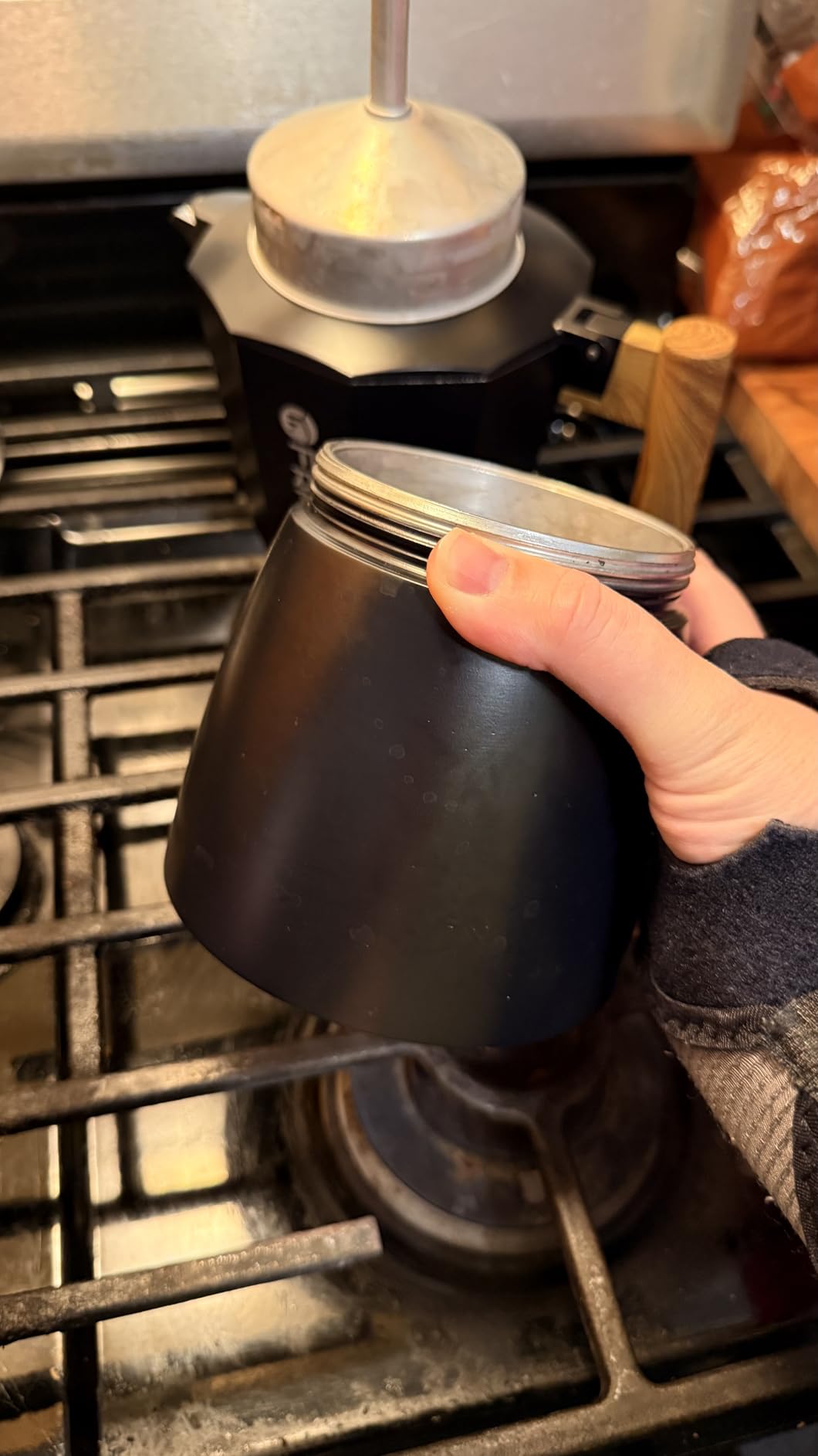 Stovetop Espresso Moka Pot Coffee Maker, Non-slip Wood Grain Handle, Cast Aluminum, Compatible with Gas, and Electric Stoves (Black, 6 cups) customer photo 2