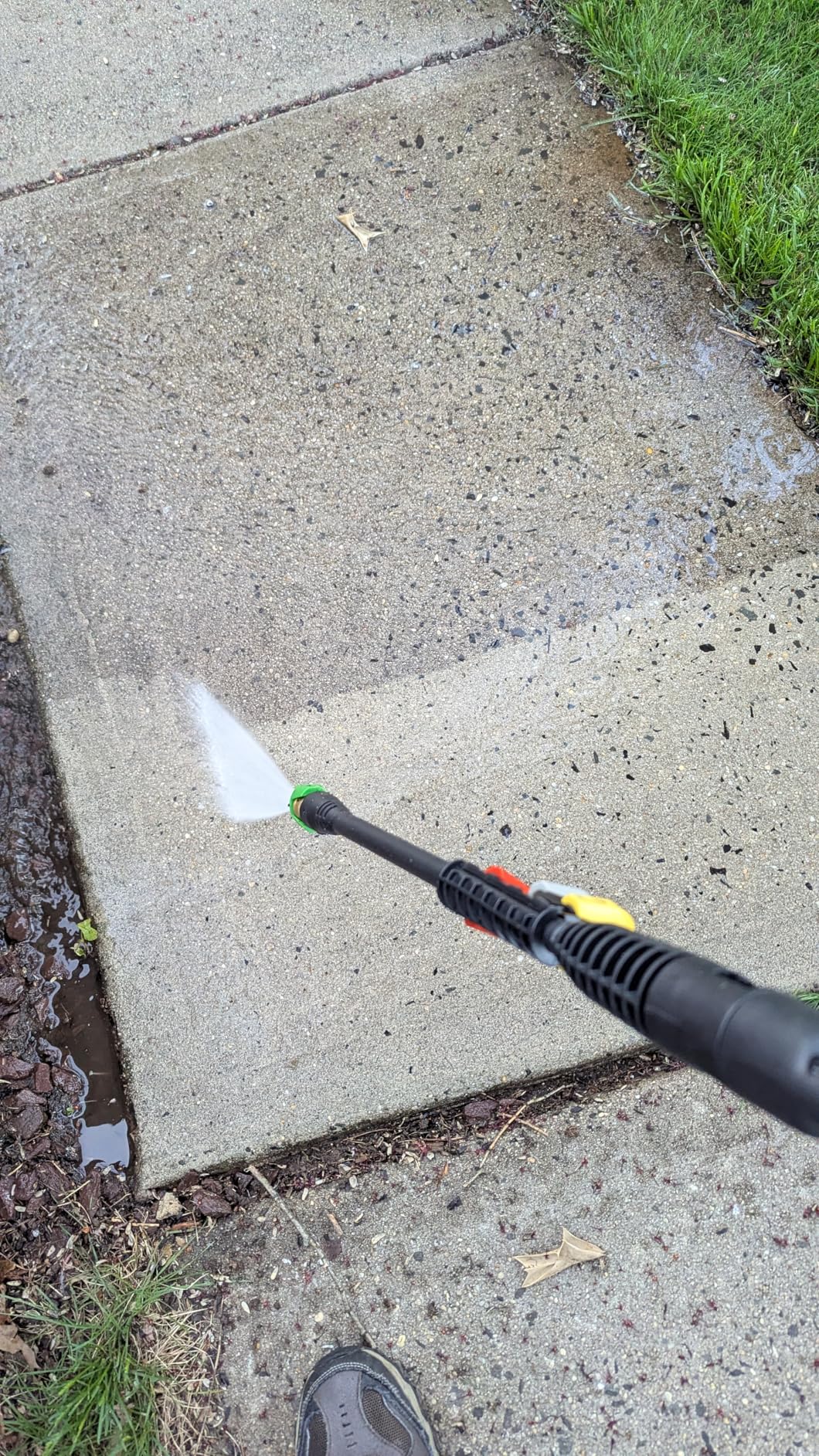 4200PSI Gas Pressure Washer 4.0GPM Gas Power Washer 212CC Gas Powered Washing Machine Commercial High Pressure Washer with 32ft Hose Reel&5 Nozzles for Patio Garden Yard Vehicle,EPA/CARB/ETL customer photo 1