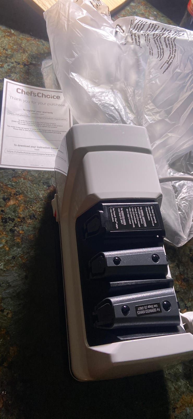Chef'sChoice Professional Electric Knife Sharpeners With 100-Percent Diamond Abrasives And Precision Angle Guides For 20-Degree Straight-Edge and Serrated Knives, 3-Stage, White customer photo 1