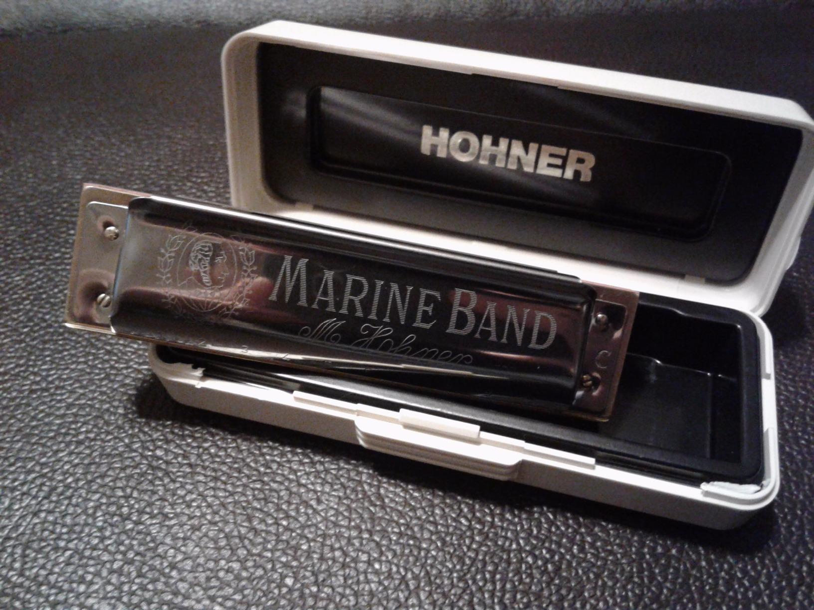 Hohner Marine Band 1896bx C Harmonica, Key of C, 0.9mm Brass Reeds | 0.9mm Brass Reedplates, Single Laquered Pearwood Comb, and Arched Stainless Steel Covers customer photo 1