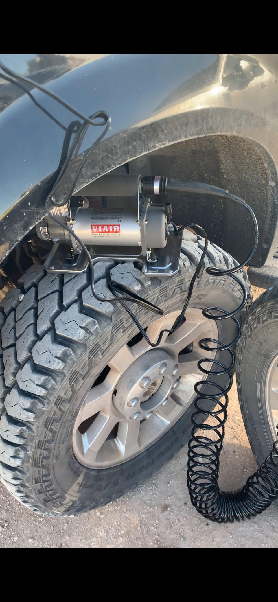 VIAIR 400P Portable Compressor Kit, Truck/SUV Tire Inflator, For Up to 35 Inch Tires customer photo 2