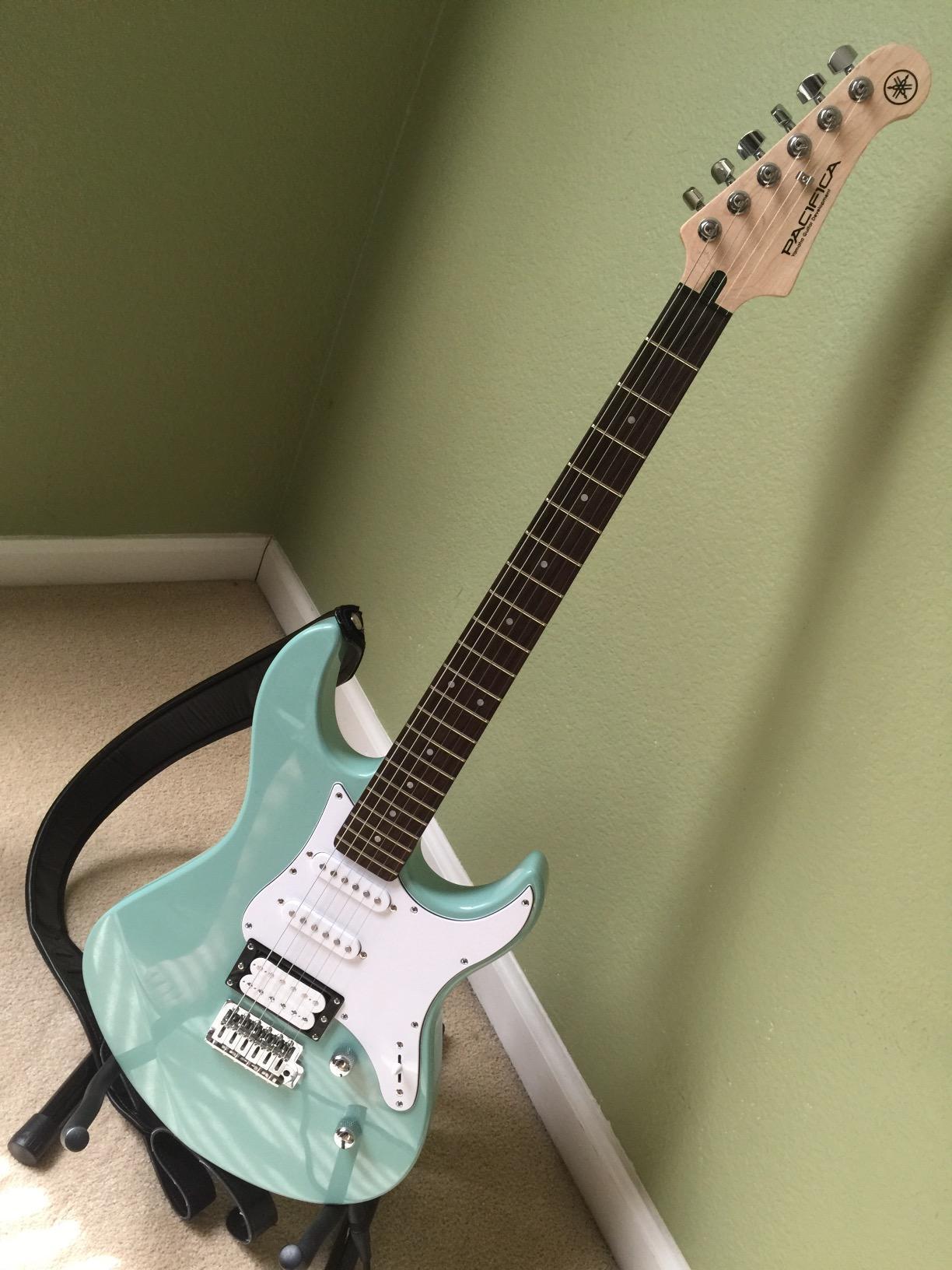 Yamaha Pacifica Series PAC112V Electric Guitar; Sonic Blue customer photo 1