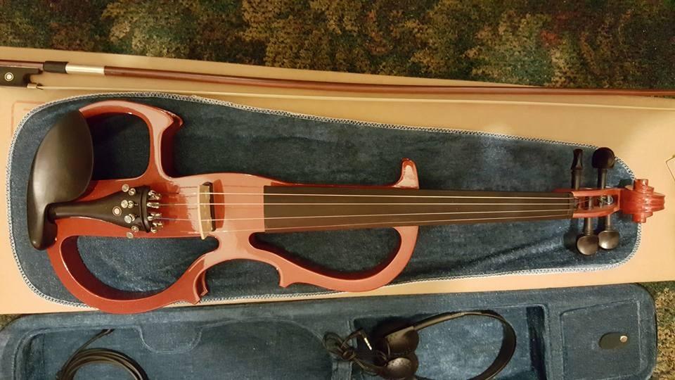 Cecilio 4/4 Electric Silent Violin Set, Solid Maple, Ebony Fittings, Blue customer photo 2