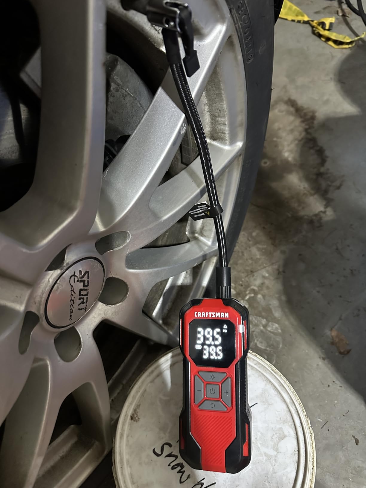 CRAFTSMAN Tire Inflator Portable Air Compressor, Cordless Mini Air Pump, 6000mAh Battery, 150 PSI Max customer photo 2