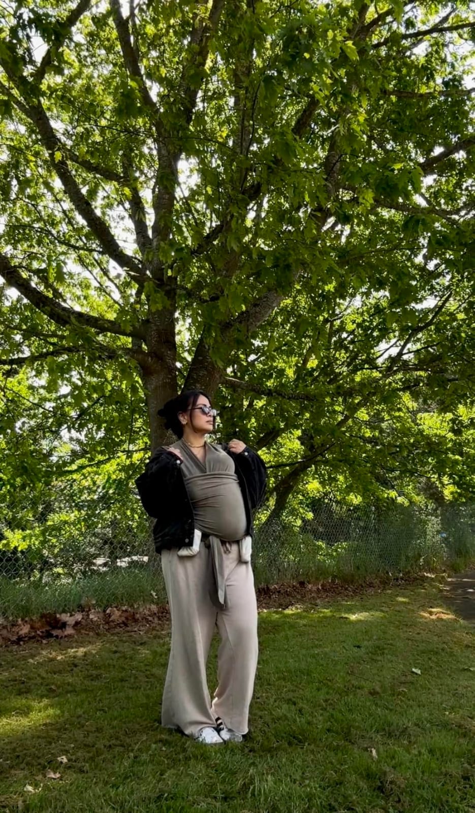 Boba Baby Wrap Carrier - Original Baby Sling Carrier for Newborns (7-35 lbs), Soft, Secure, Hands-Free & Ergonomic, Ideal for Comfortable Bonding, New Parents (Grey) customer photo 2