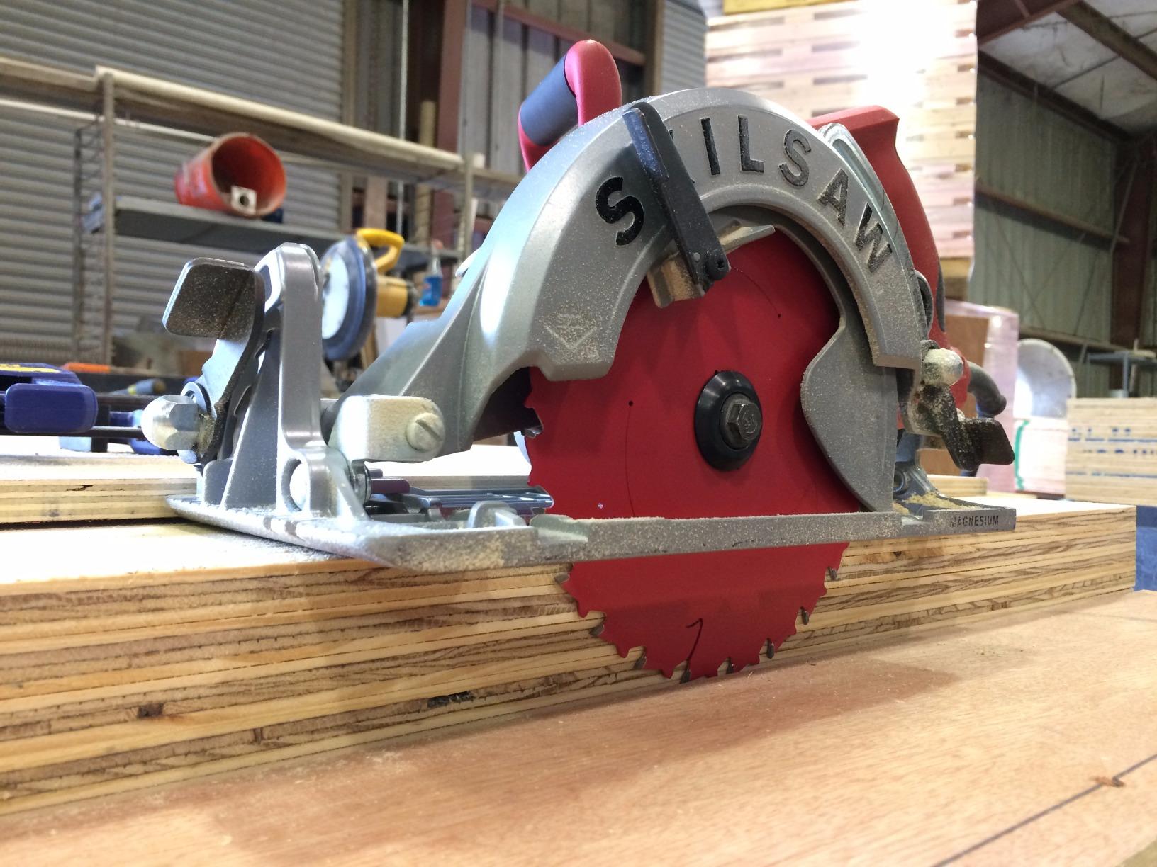 SKILSAW SPT77WML-01 15-Amp 7-1/4-Inch Lightweight Worm Drive Circular Saw customer photo 2