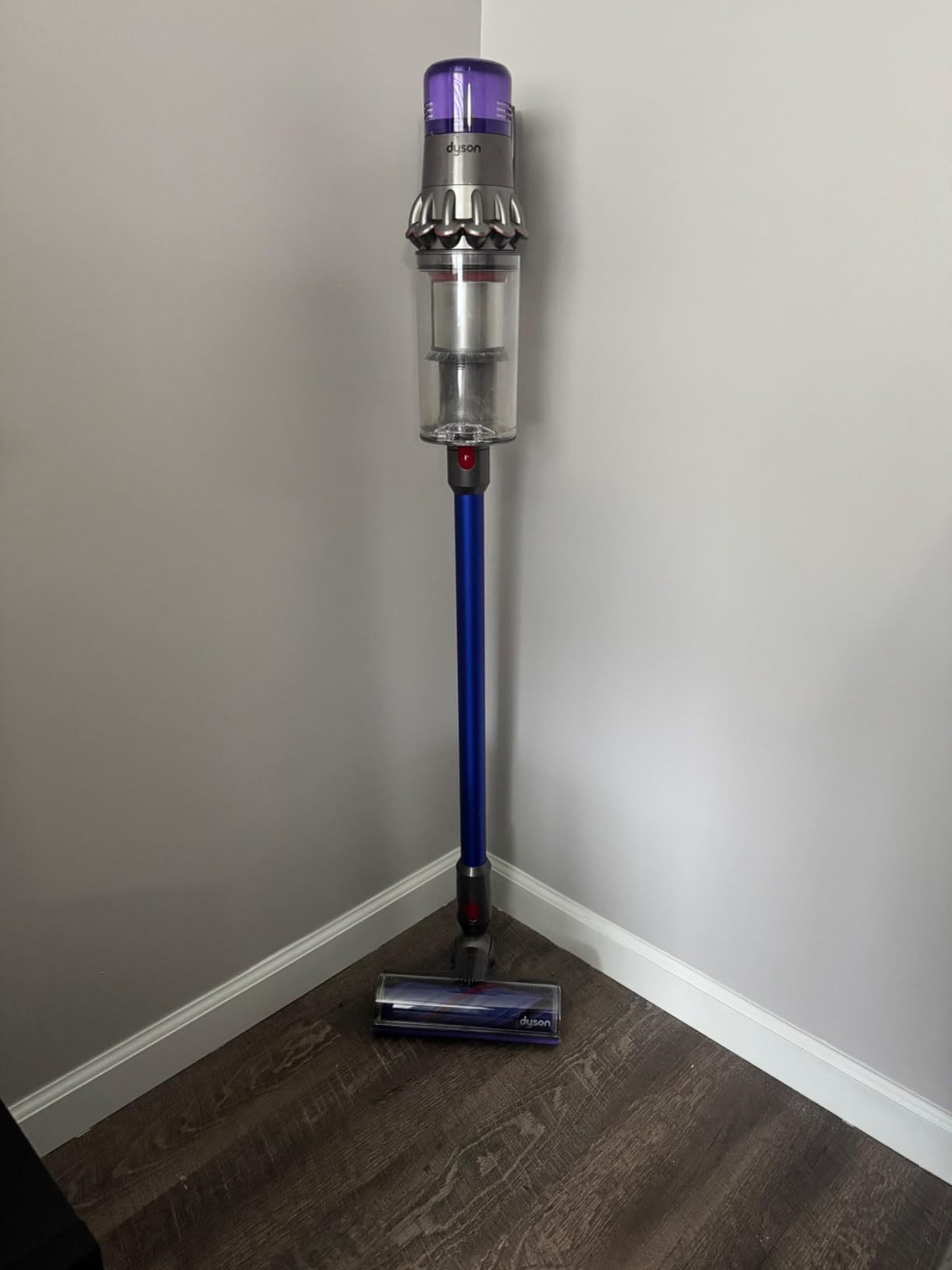 Dyson V11 Origin Cordless Vacuum, 185AW, 3 Power Modes, Up to 60 Minutes,² Deep Cleans Hard Floors and Carpets, Detangles pet Hair, Converts to Handheld customer photo 1