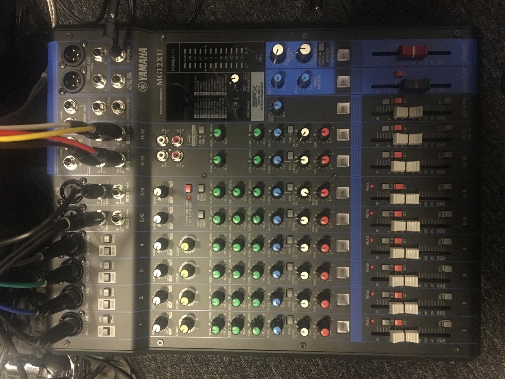 Yamaha MG12XU 12-Input 4-Bus Mixer with Effects customer photo 2