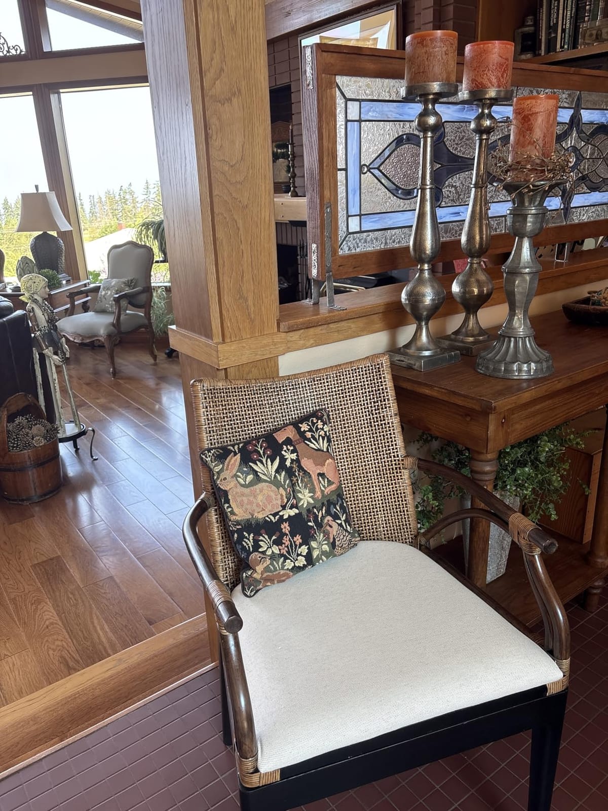SAFAVIEH Gianni Rattan Arm Chair, Solid Wood Brown & Black | Hand-Woven Rattan Back, Solid Mahogany Frame, Foam-Filled Cotton Seat, Easy Assembly, Indoor Use customer photo 2