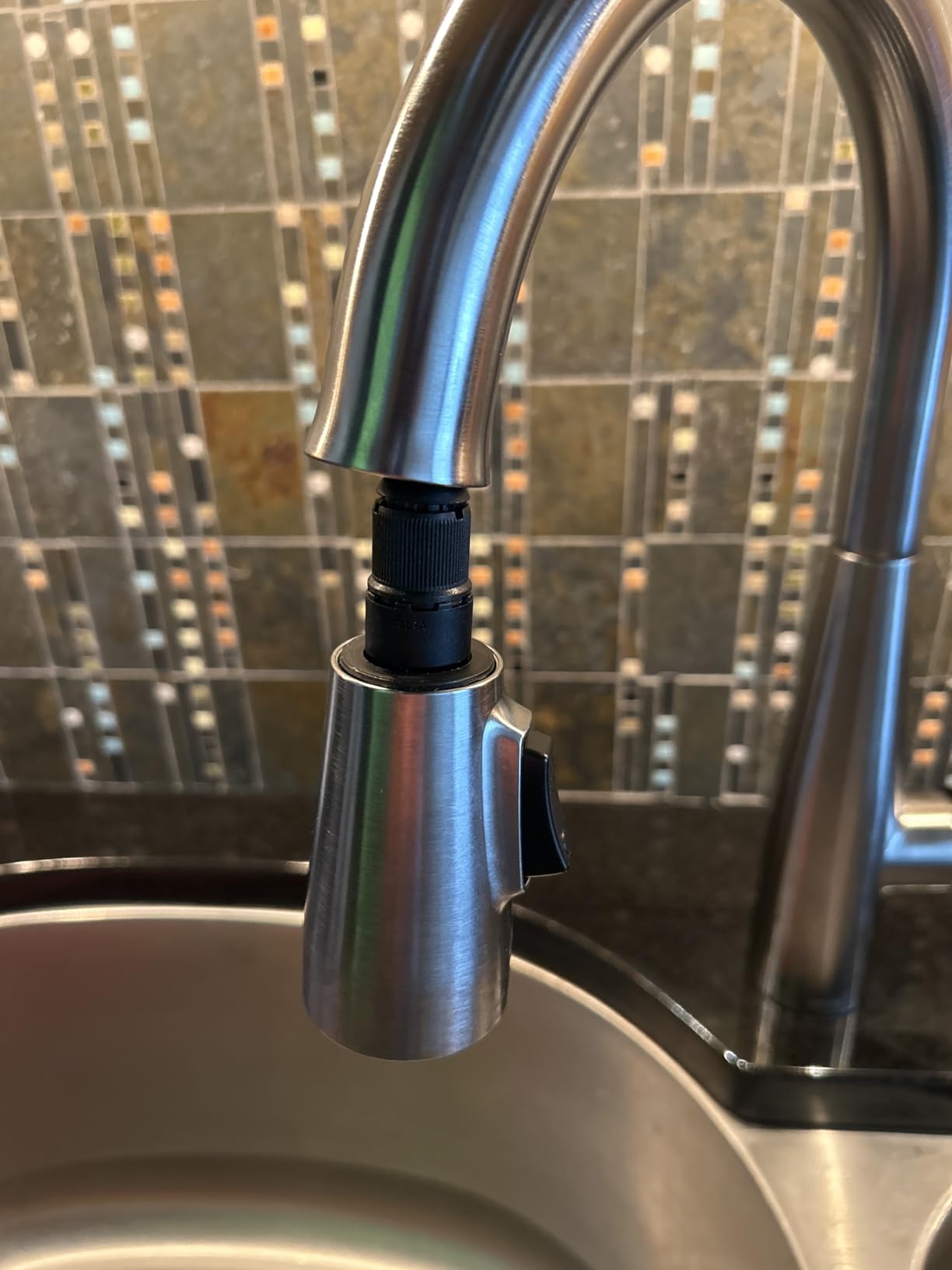 Delta Essa Brushed Nickel Kitchen Faucet with Pull Down Sprayer, Modern Single Hole Kitchen Sink Faucet, Single Handle, Arctic Stainless 9113-AR-DST customer photo 2