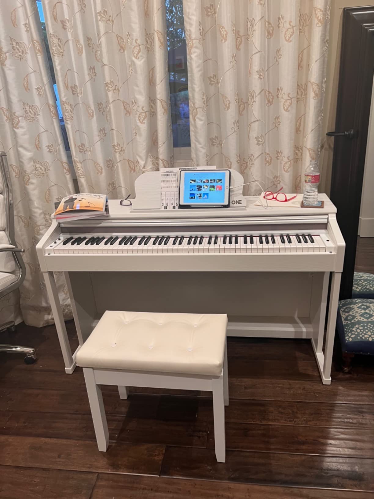 The ONE Digital Piano Keyboard, 88-Key Weighted Action, Grand Piano Sound, Lighted-up Keys, Online Lessons, 3-Pedal Unit customer photo 2