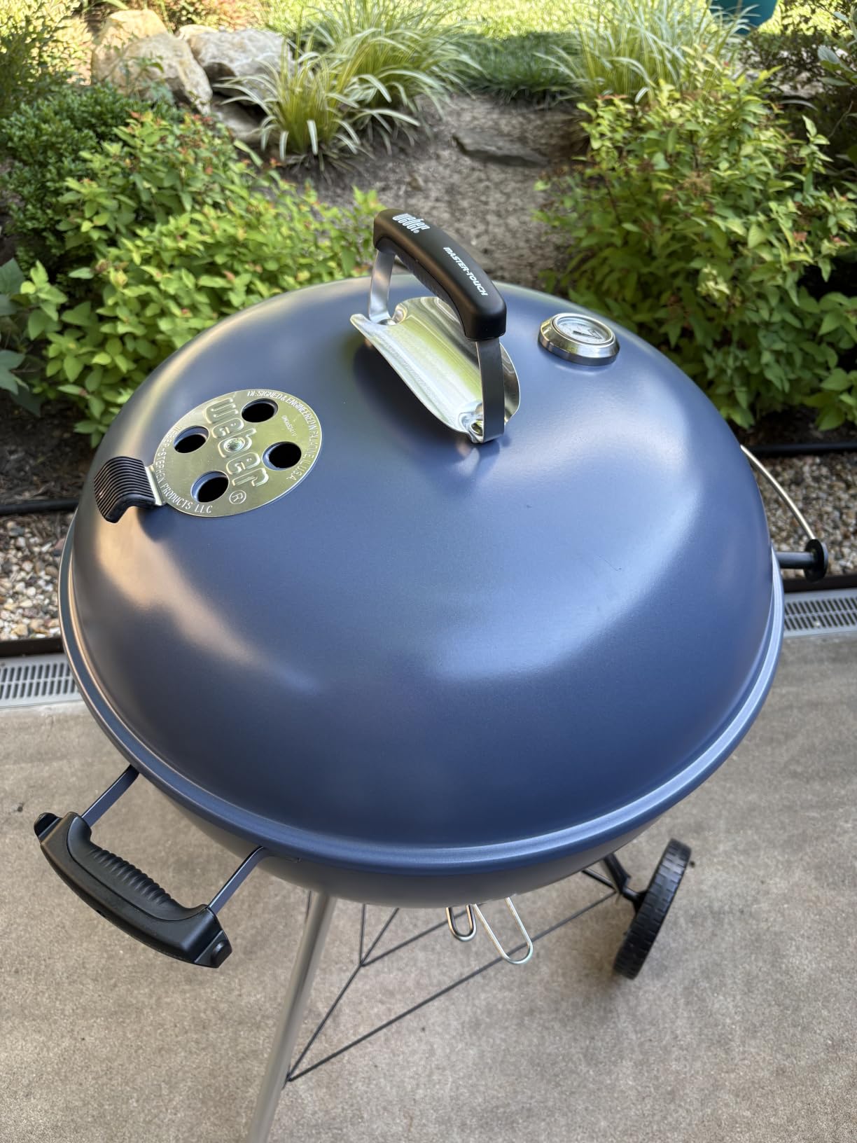Weber Master-Touch Charcoal Grill, 22-Inch, Slate Blue customer photo 1