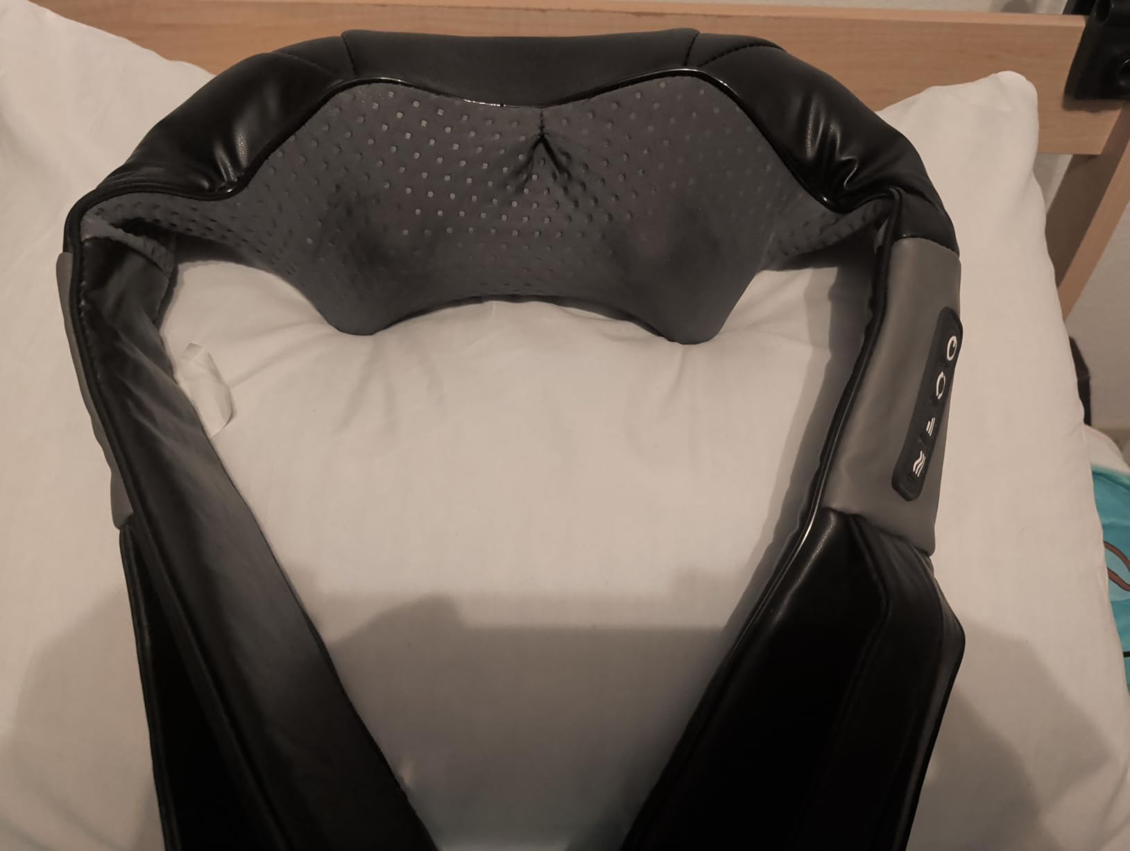 Nekteck Shiatsu Neck Massager with Heat for Pain Relief Deep Tissue, 2026 Upgraded 3D Back Shoulder Kneading Massage Pillow, Relaxation Gifts for Mom Dad Friends, Black(NOT Cordless) customer photo 2