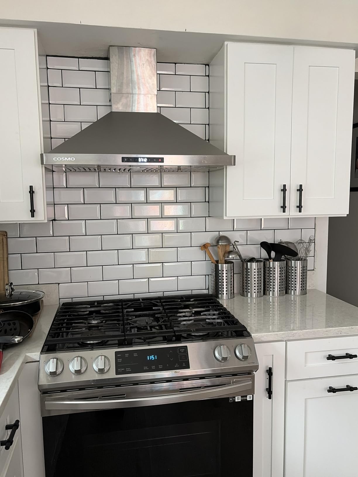 Cosmo 30 in. Vista Collection 380 CFM Ducted Wall Mount Range Hood LED, Stainless Steel (COS-63175S) with Soft Touch Controls, 3 Fan Speeds, Permanent Dishwasher-Safe Baffle Filters customer photo 1