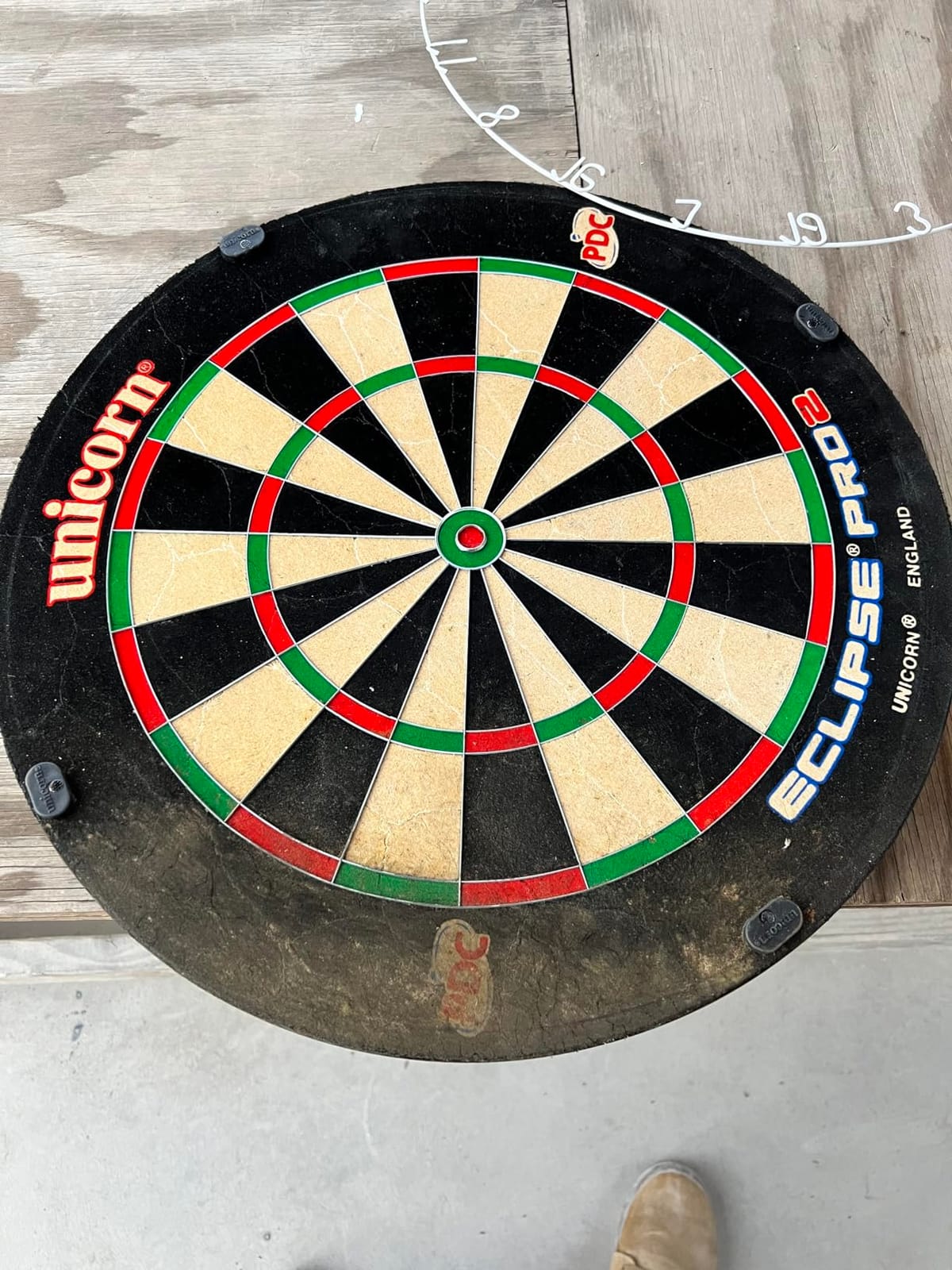 Unicorn Eclipse Pro 2 Bristle Steel Tip Dartboard with American Legend Dartboard Cabinets customer photo 2