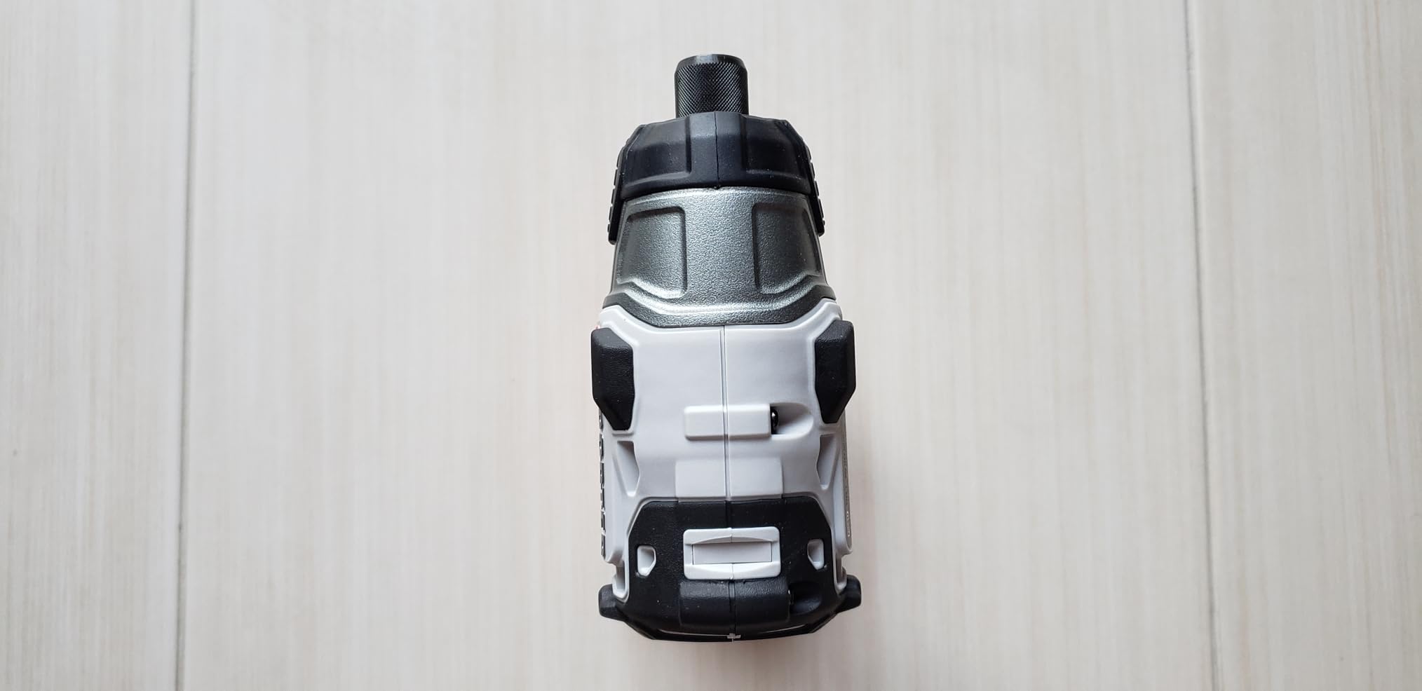PORTER-CABLE 20V MAX Impact Driver, 1/4 Inch, 2,700 RPM, Battery and Charger Included (PCCK647LB) customer photo 2