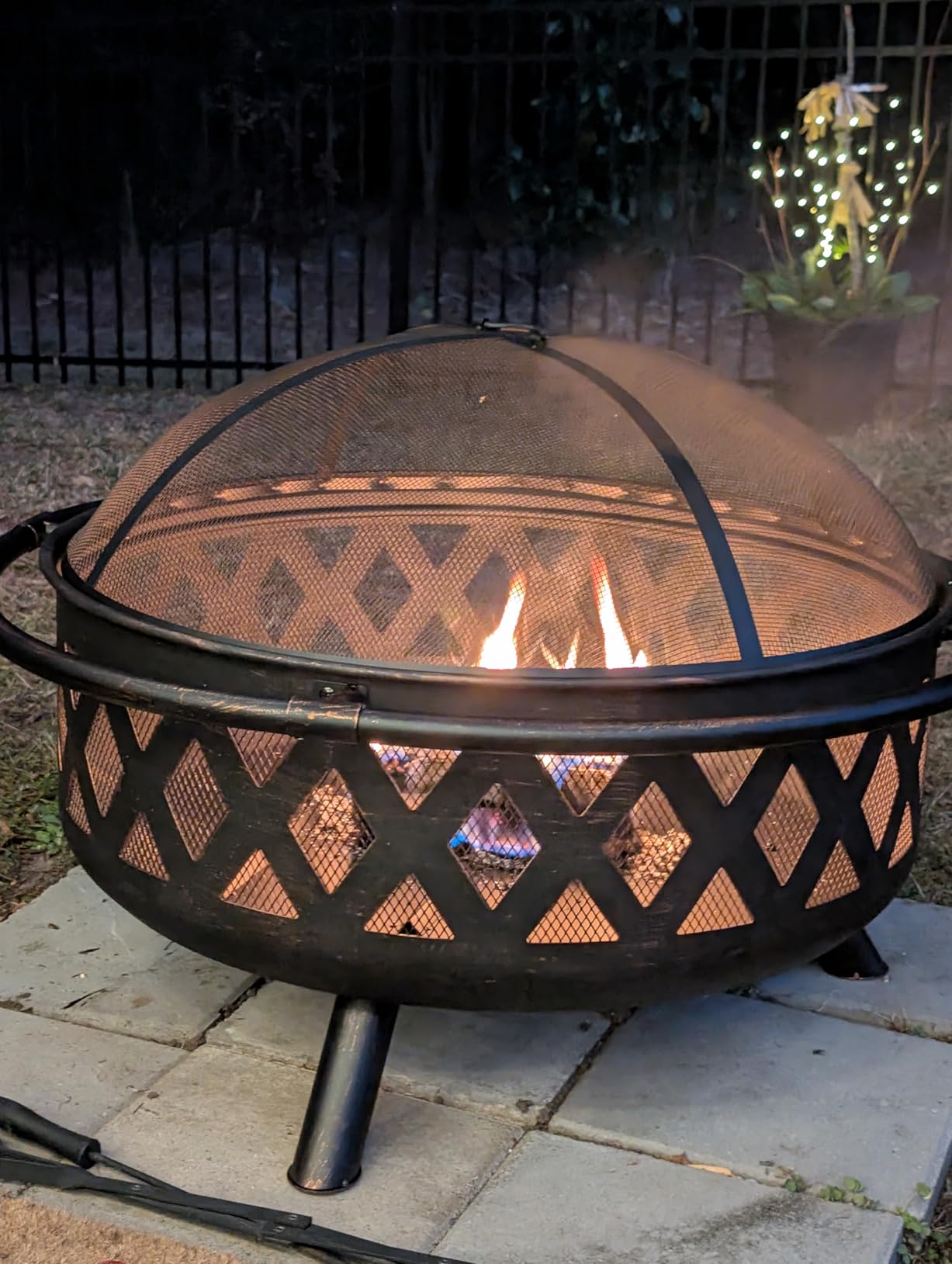Sunnydaze Crossweave Outdoor Fire Pit - Wood-Burning Fire Pit for Outside with Spark Screen, Poker and Round Cover - Steel Patio Firepit for Backyard, Deck, Porch - 36-Inch - Black customer photo 1