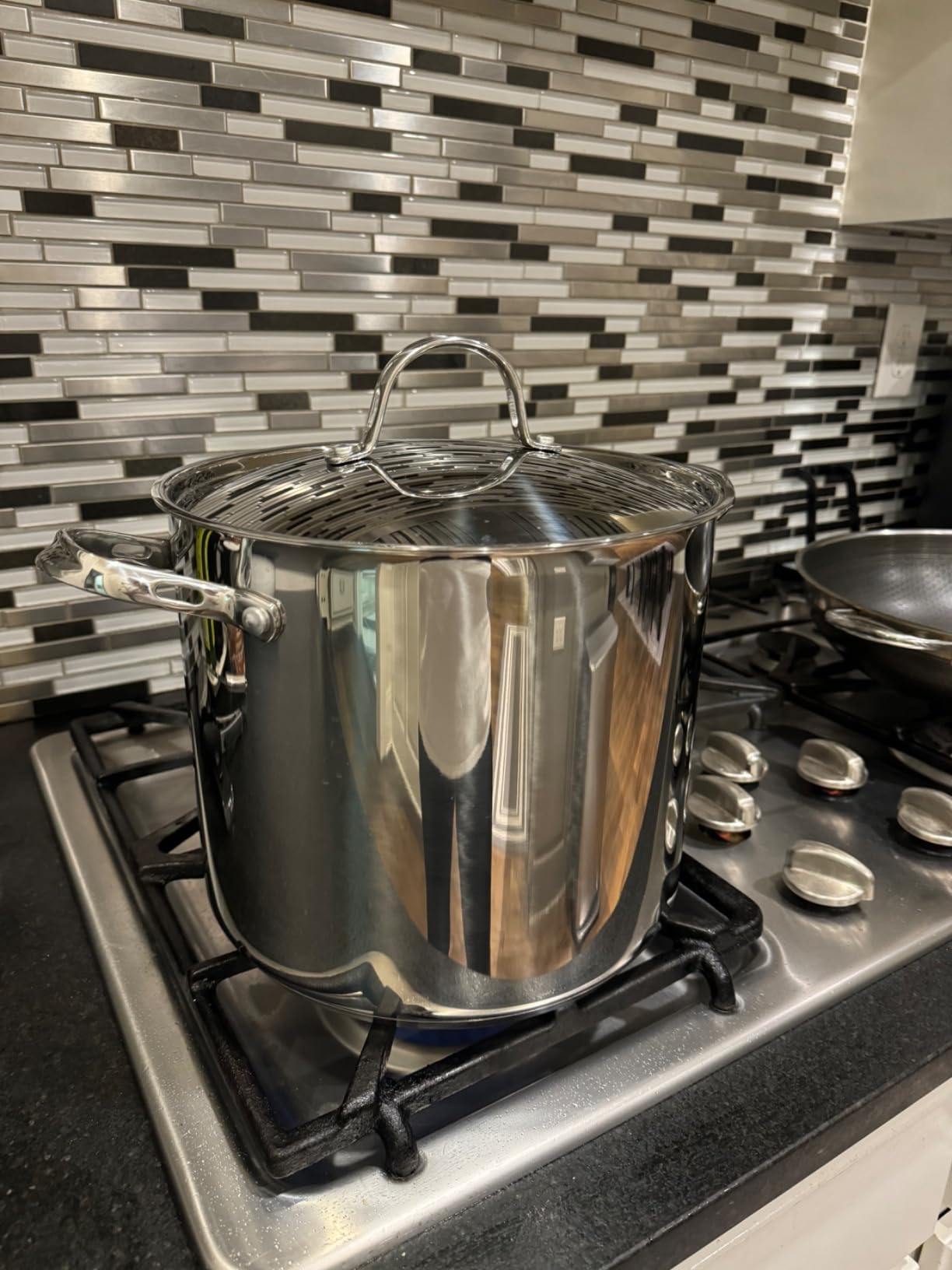 Cooks Standard Large Stainless Steel Cooking Pot - Heavy Duty Handles | 12 Quart Stainless Steel Stock Pot with Lid, Deep Big Cookware for Seafood Boils, Corn, Stews, and Large Family Gatherings customer photo 1